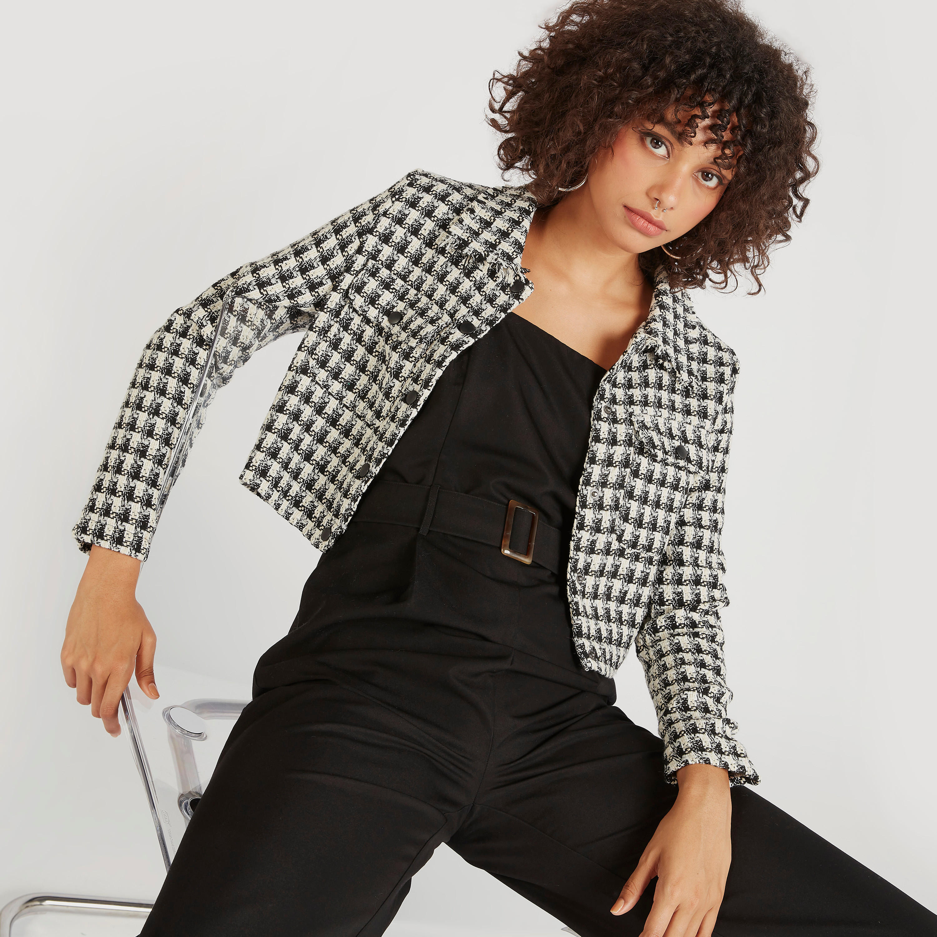 جاكيت قصير بأكمام طويلة وطبعات كاروهات-women-winterwear-coatsandjackets-jackets-image-1
