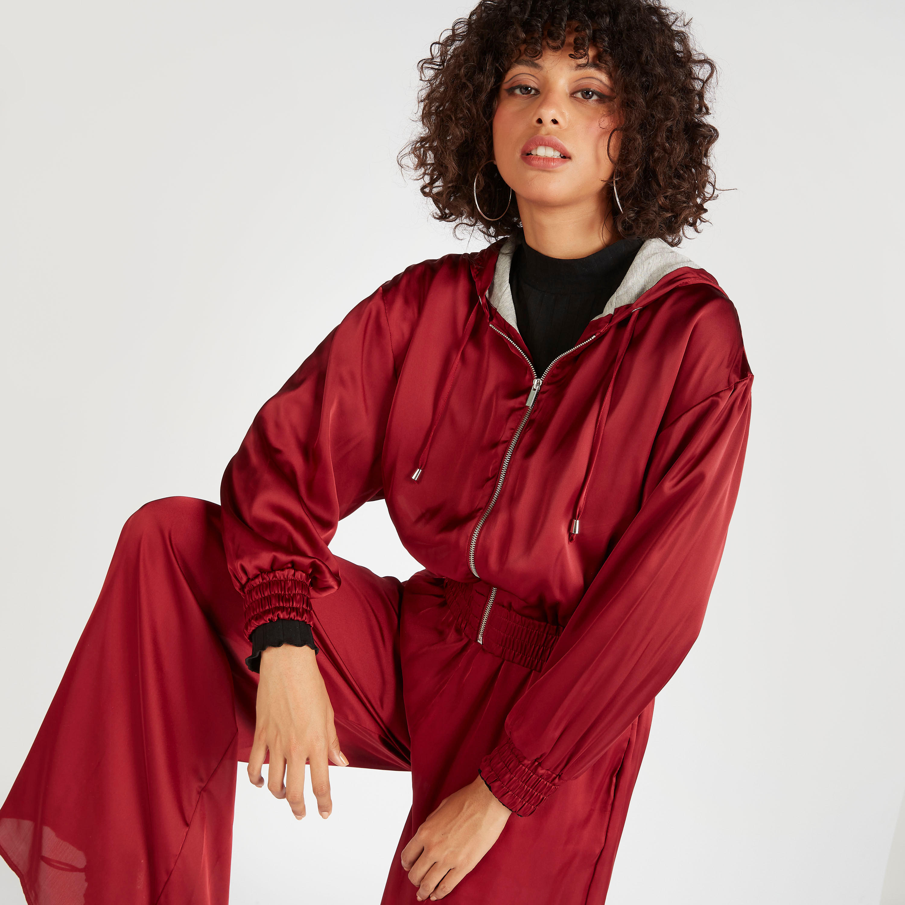 جاكيت سادة بسحّاب مع أكمام طويلة وقبّعة-women-winterwear-coatsandjackets-jackets-image-1