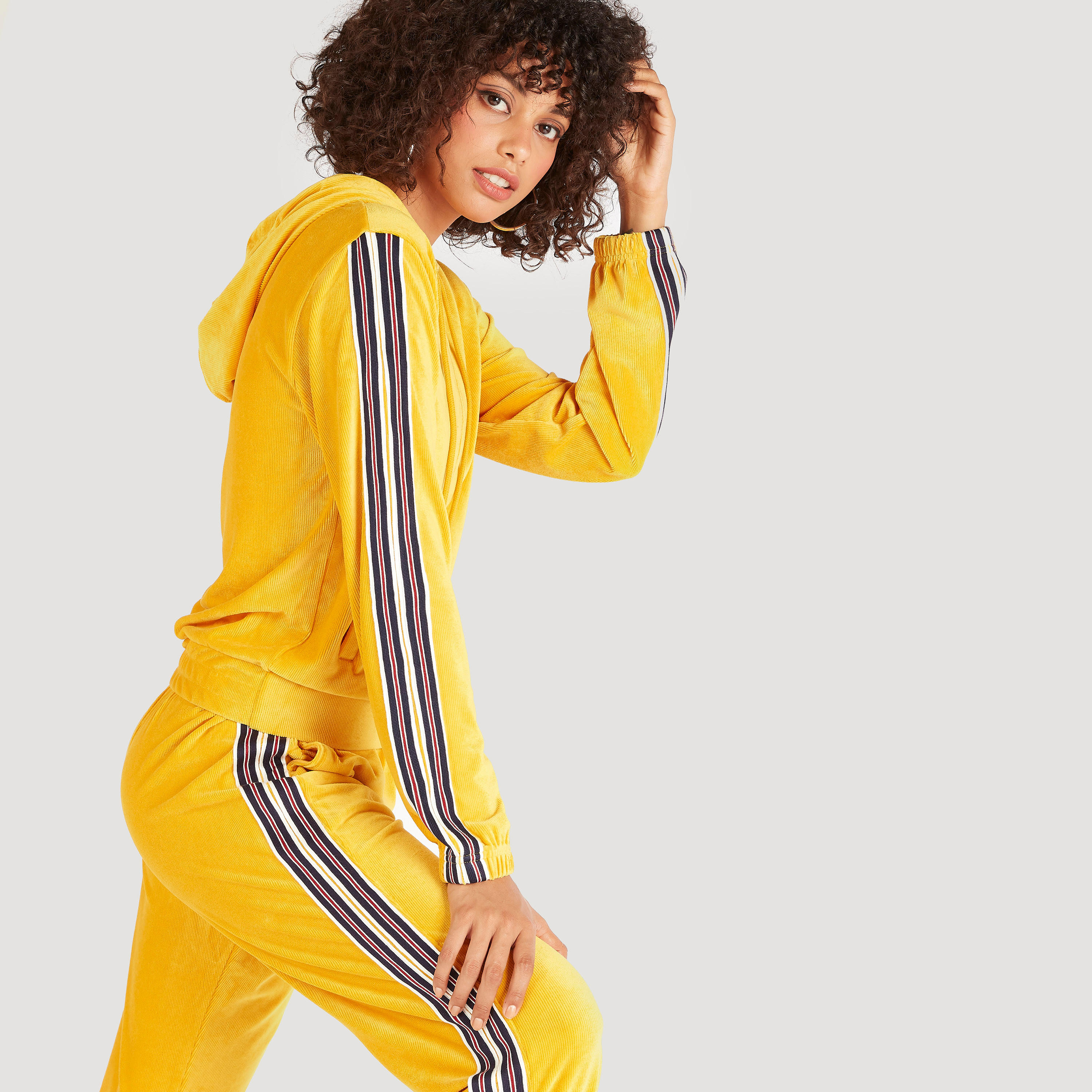 جاكيت بارز الملمس بسحّاب إغلاق وقبّعة وأكمام طويلة-women-winterwear-coatsandjackets-jackets-image-6