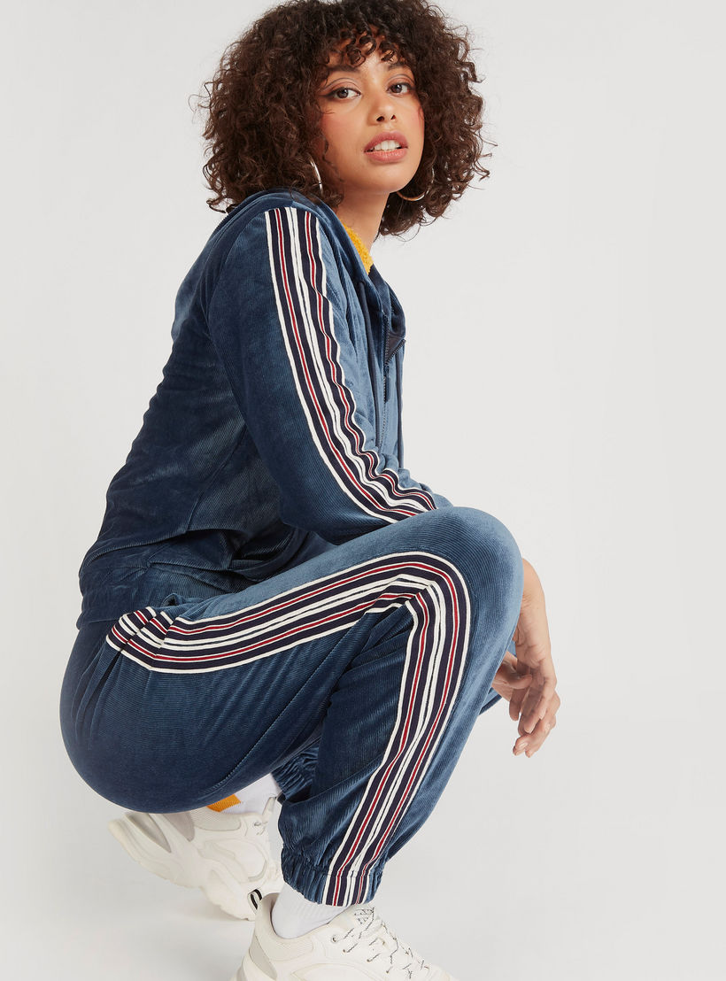 بنطلون رياضي بارز الملمس بخصر متوسّط الارتفاع ورباط إغلاق وجيوب-women-clothing-bottoms-joggers-image-5