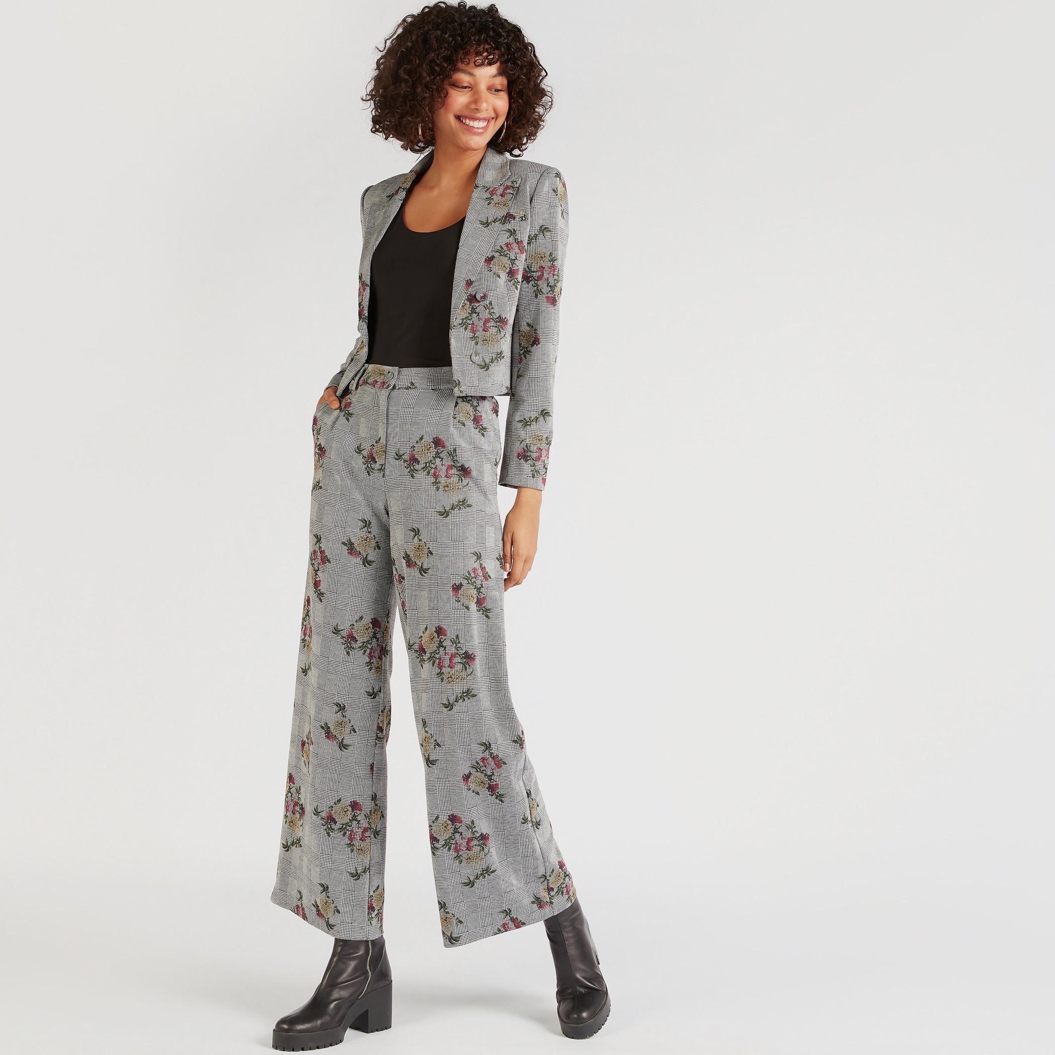 جاكيت كاروهات خفيف بطبعات أزهار وياقة عادية وأكمام طويلة-women-winterwear-coatsandjackets-jackets-image-2