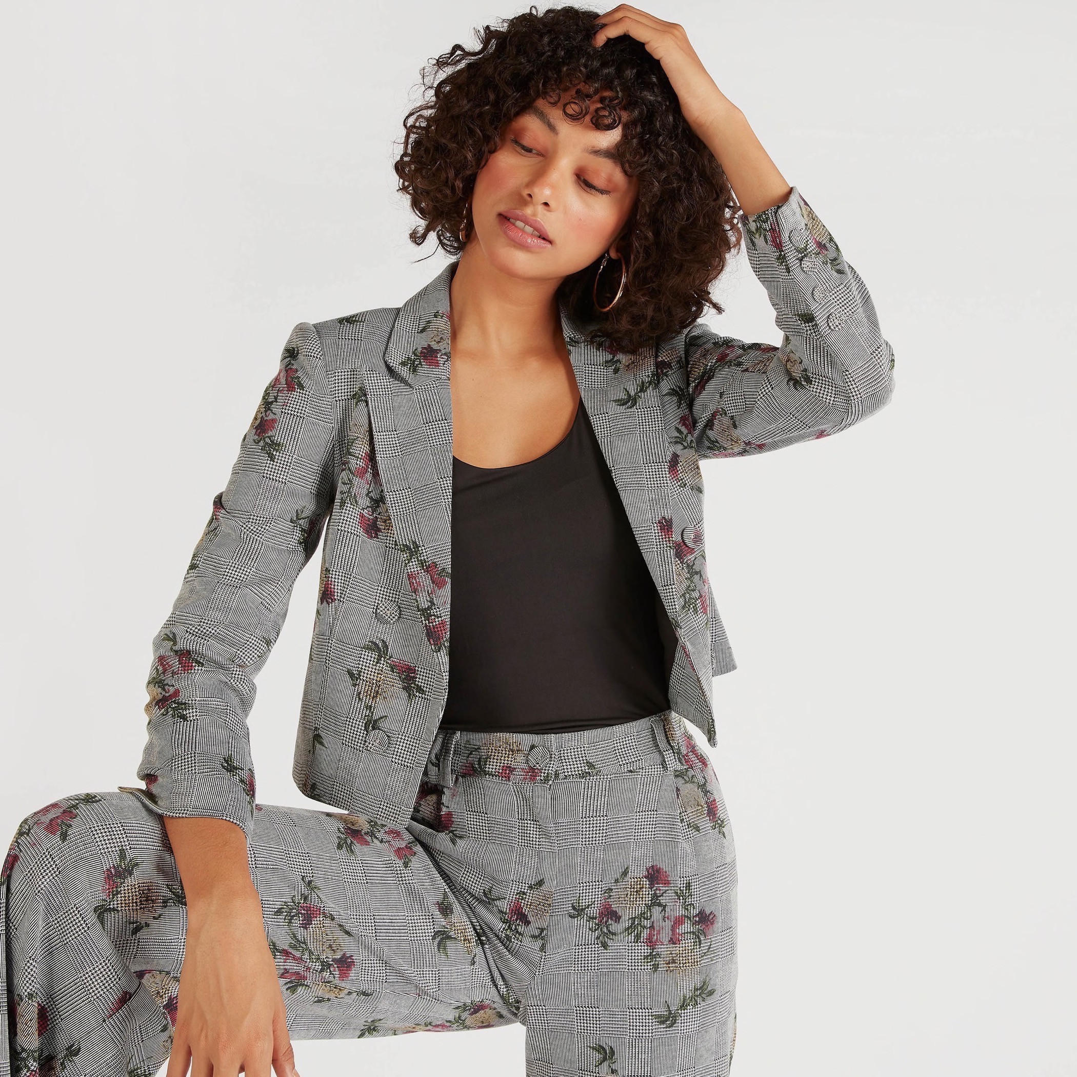 جاكيت كاروهات خفيف بطبعات أزهار وياقة عادية وأكمام طويلة-women-winterwear-coatsandjackets-jackets-image-5
