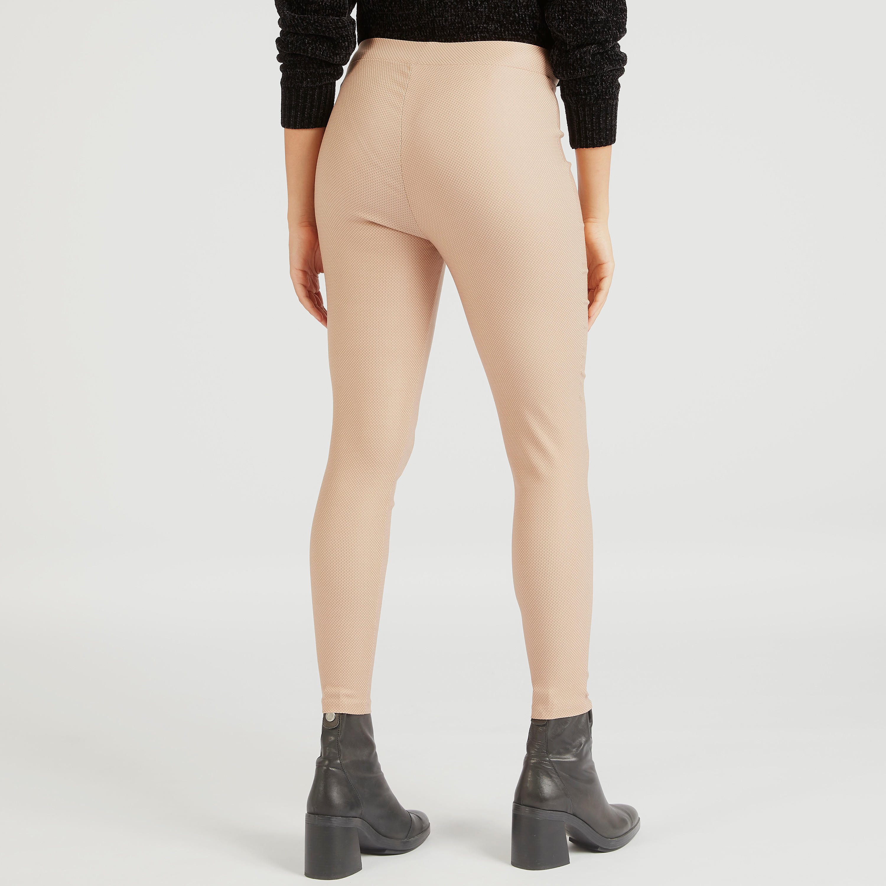بنطلون ليقنز بارز الملمس بخصر مطّاطي مرتفع-women-clothing-bottoms-leggings-image-4