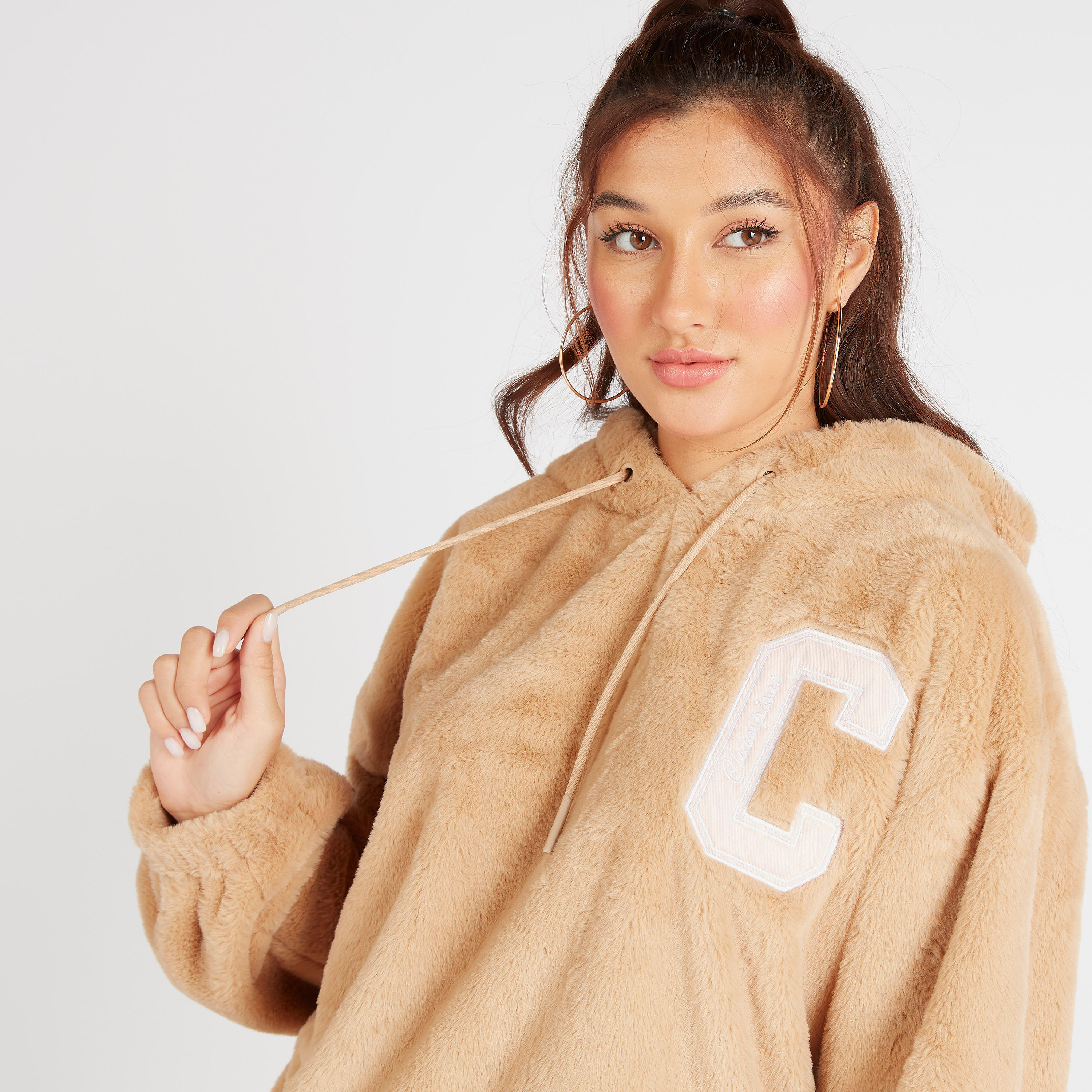 سويت شيرت بارز الملمس بقبّعة وأكمام طويلة-women-winterwear-hoodiesandsweatshirts-hoodies-image-3