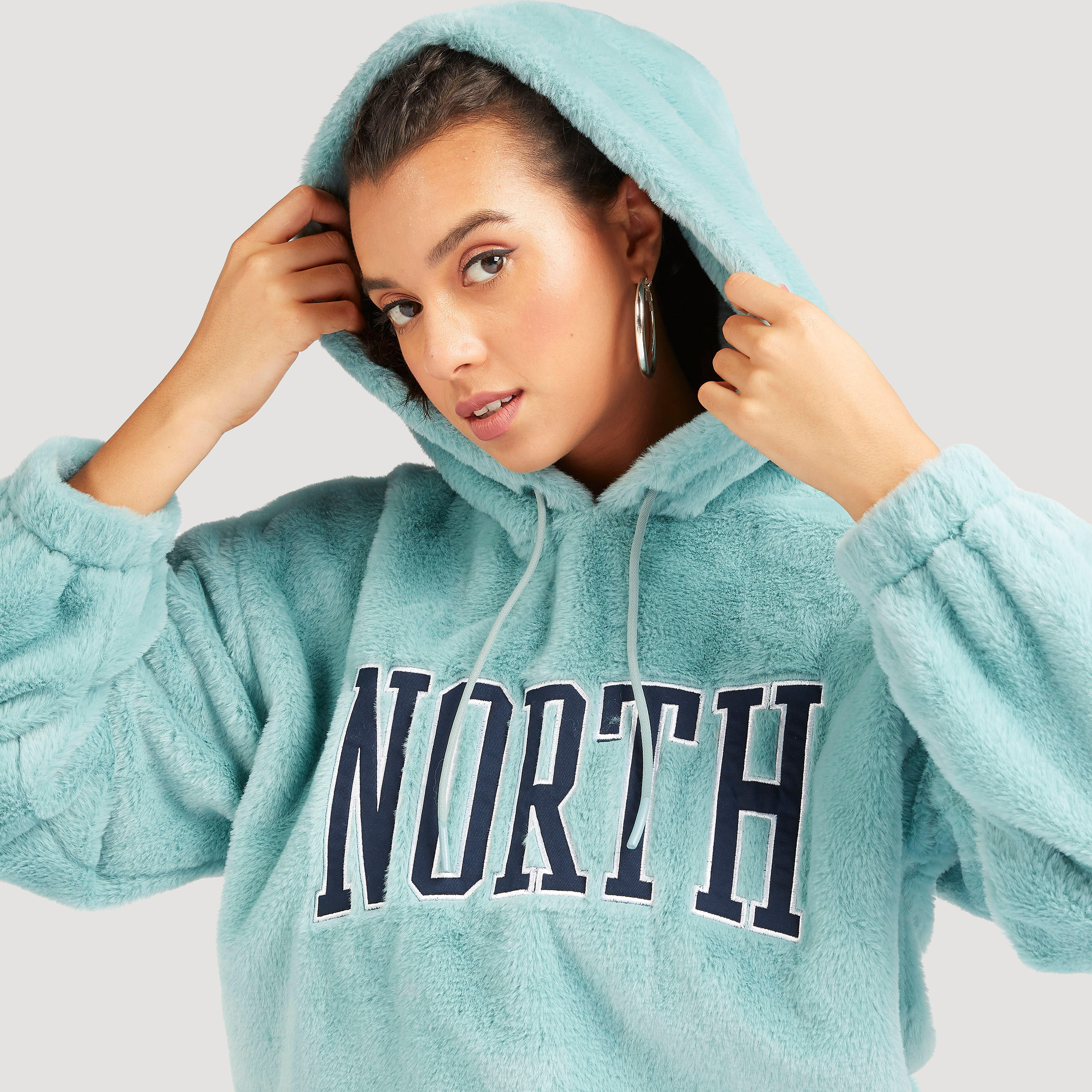 سويت شيرت بارز الملمس بأكمام طويلة وقبعة-women-winterwear-hoodiesandsweatshirts-hoodies-image-6