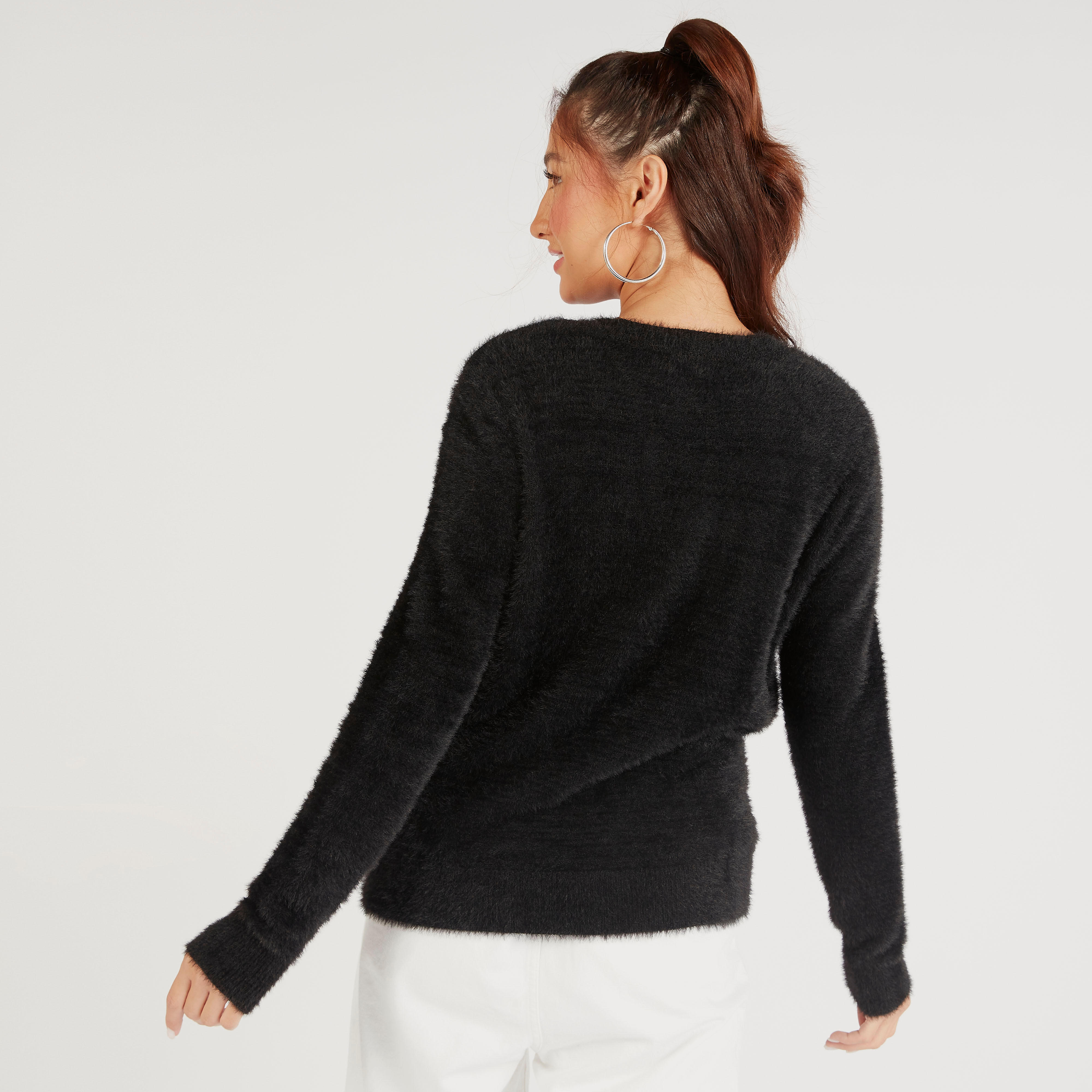 كنزة بياقة ضيقة وأكمام طويلة وملمس فرو بارز-women-clothing-cardigansandjumpers-jumpers-image-4