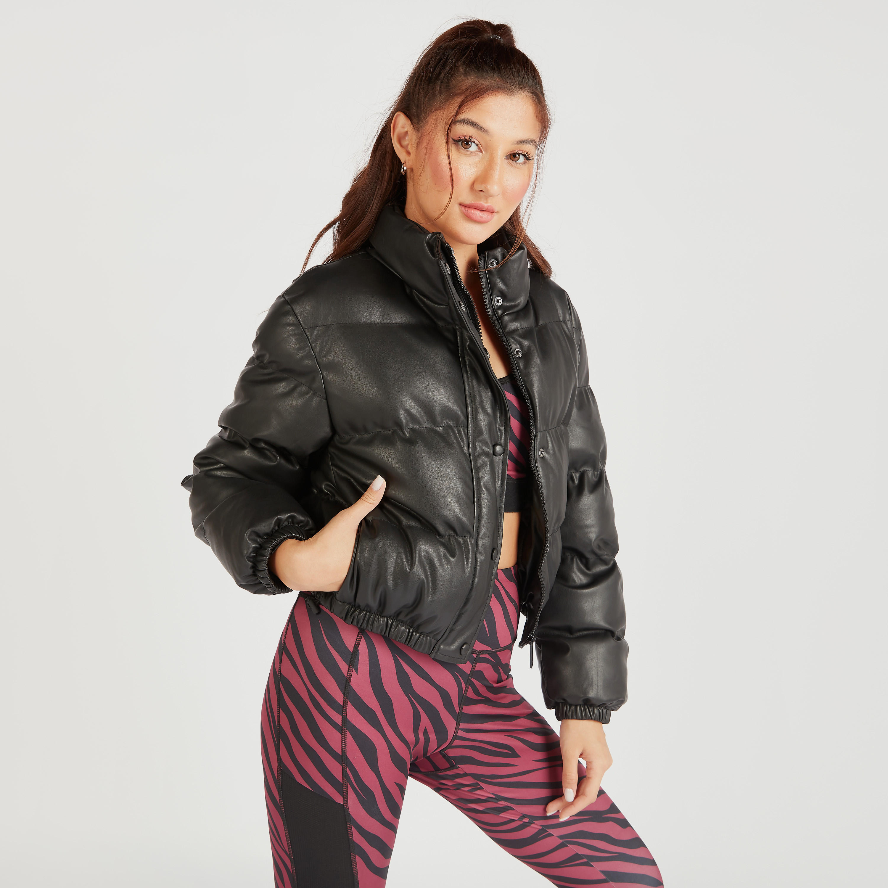 جاكيت منفوخ مبطّن بسحّاب إغلاق وجيوب-women-winterwear-coatsandjackets-jackets-image-2