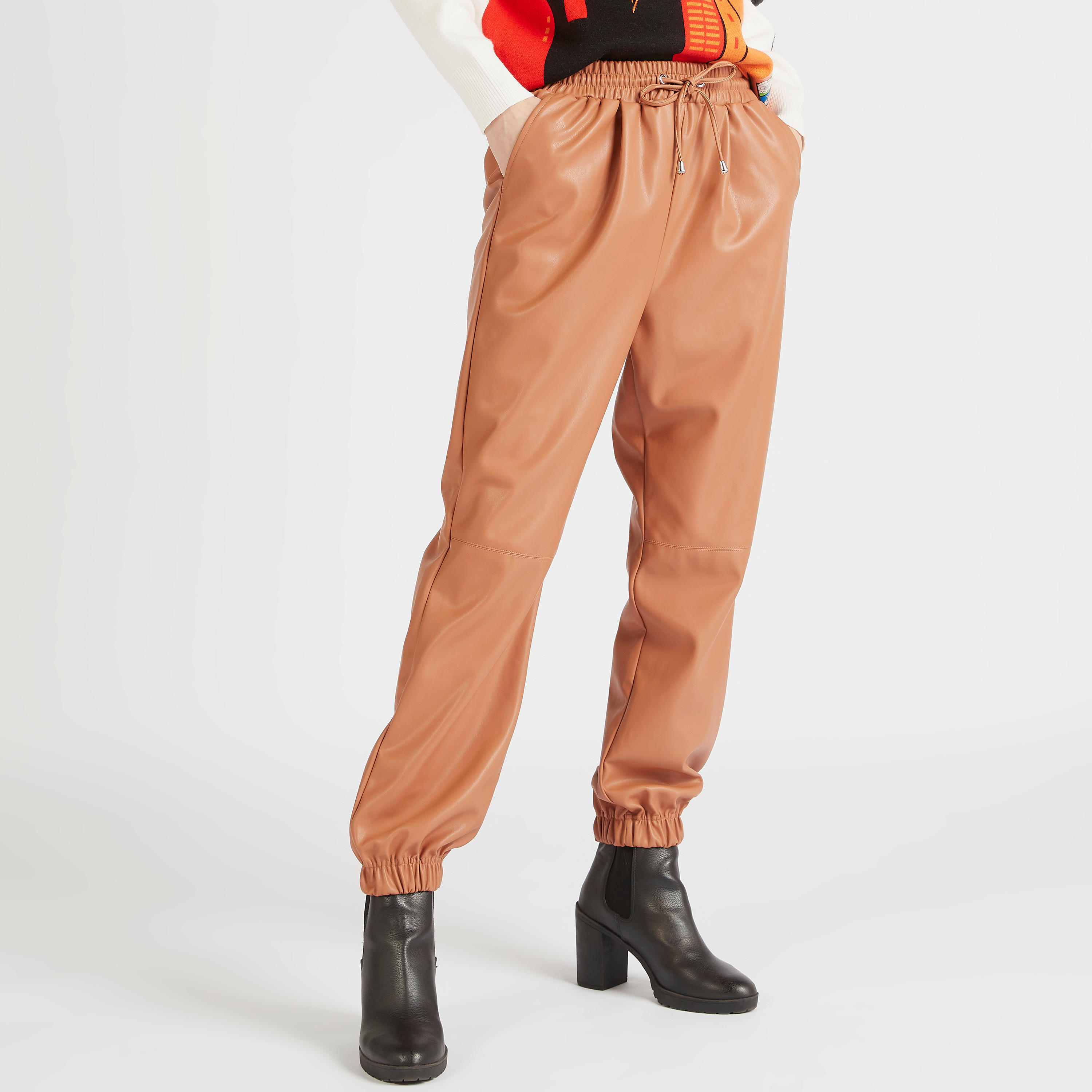 بنطلون رياضي سادة بأطراف مطّاطيّة ورباط إغلاق وجيوب من بوسيني-women-clothing-bottoms-trousers-image-4