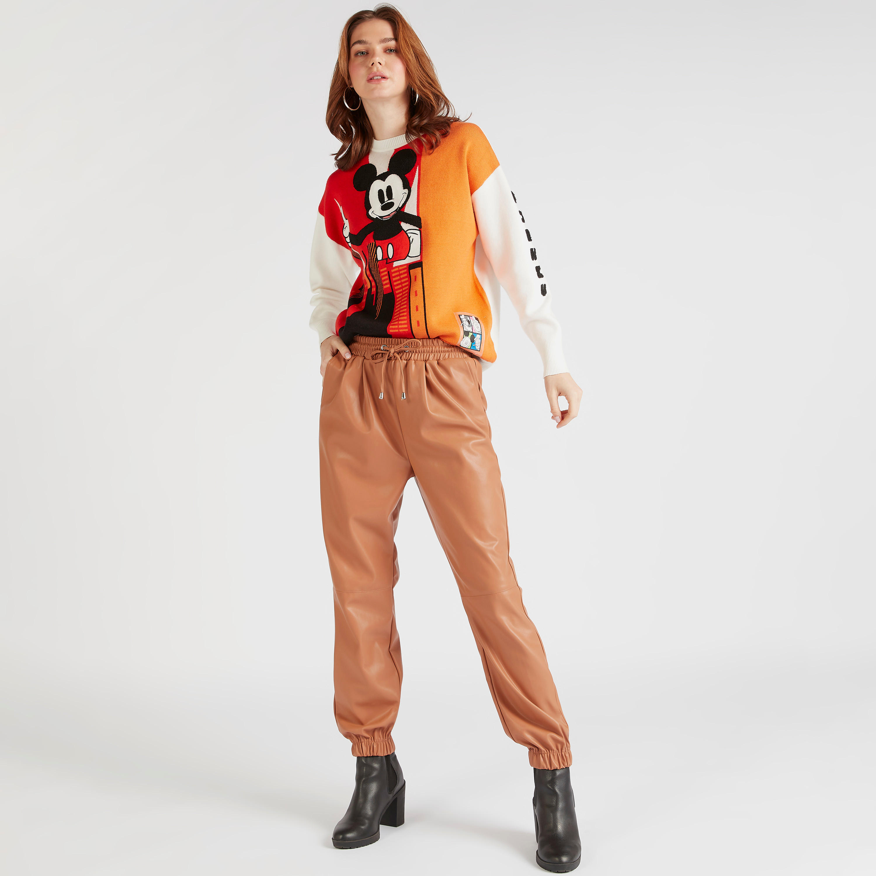 بنطلون رياضي سادة بأطراف مطّاطيّة ورباط إغلاق وجيوب من بوسيني-women-clothing-bottoms-trousers-image-3