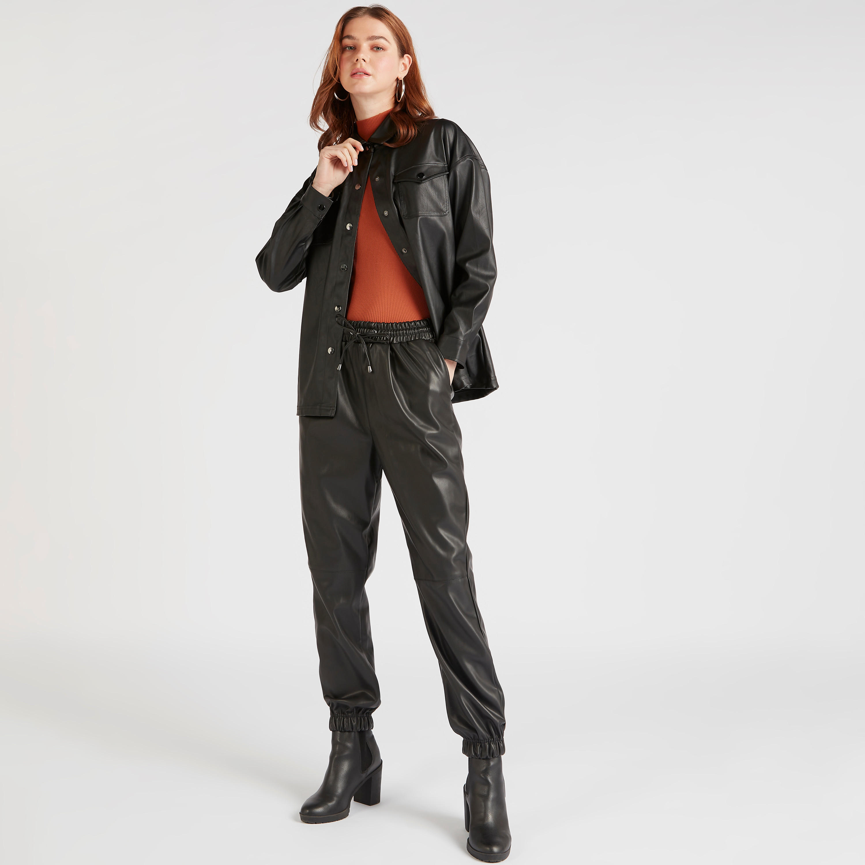 جاكيت سادة من الجلد الصناعي بجيوب وزر إغلاق-women-winterwear-coatsandjackets-jackets-image-4