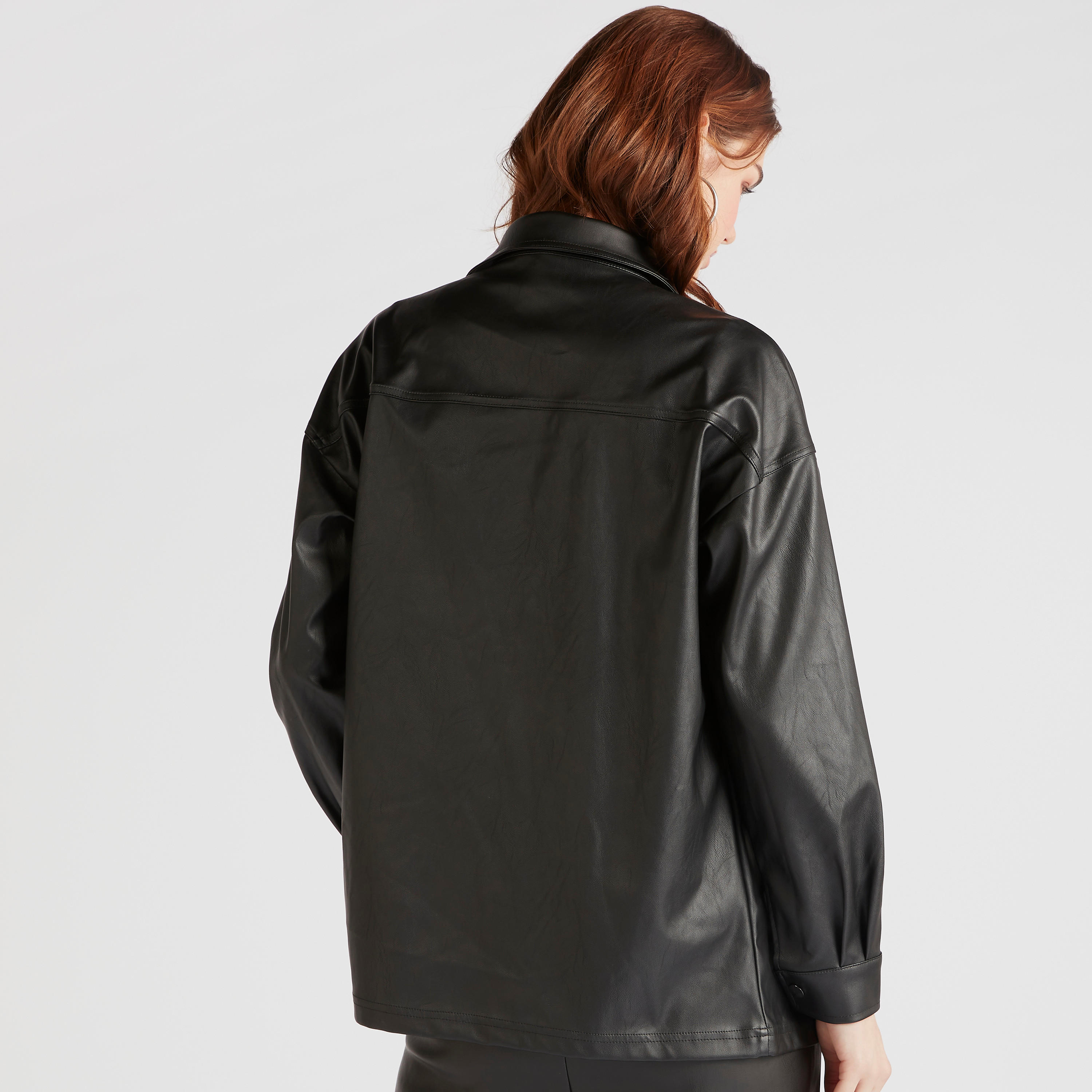 جاكيت سادة من الجلد الصناعي بجيوب وزر إغلاق-women-winterwear-coatsandjackets-jackets-image-2