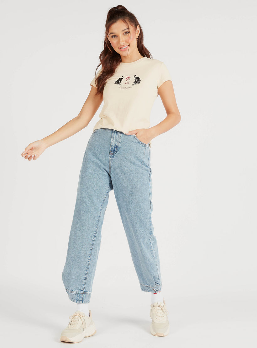تيشيرت بياقة ضيّقة وأكمام كاب وطَبعات-women-clothing-tshirts-image-4