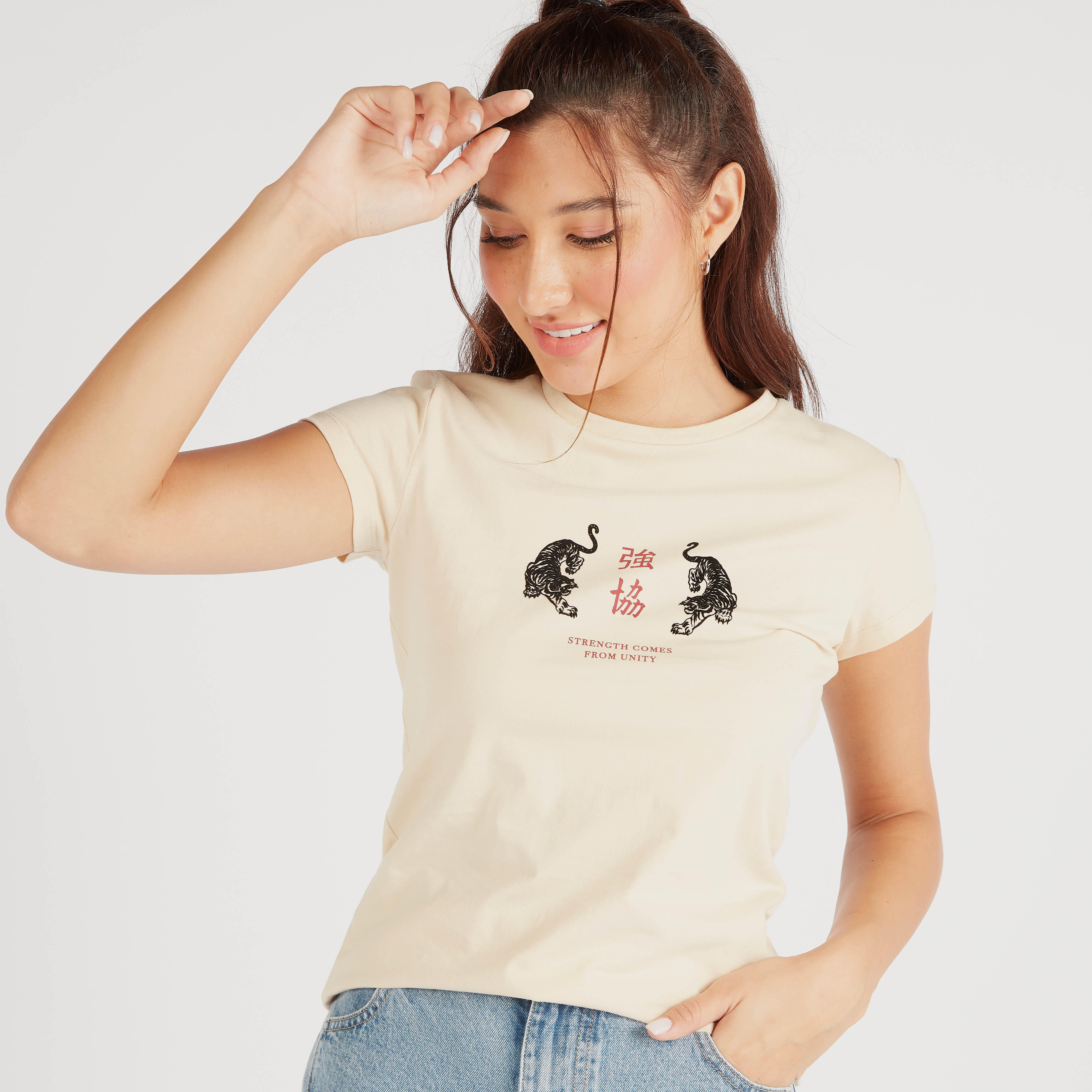 تيشيرت بياقة ضيّقة وأكمام كاب وطَبعات-women-clothing-tshirts-image-1