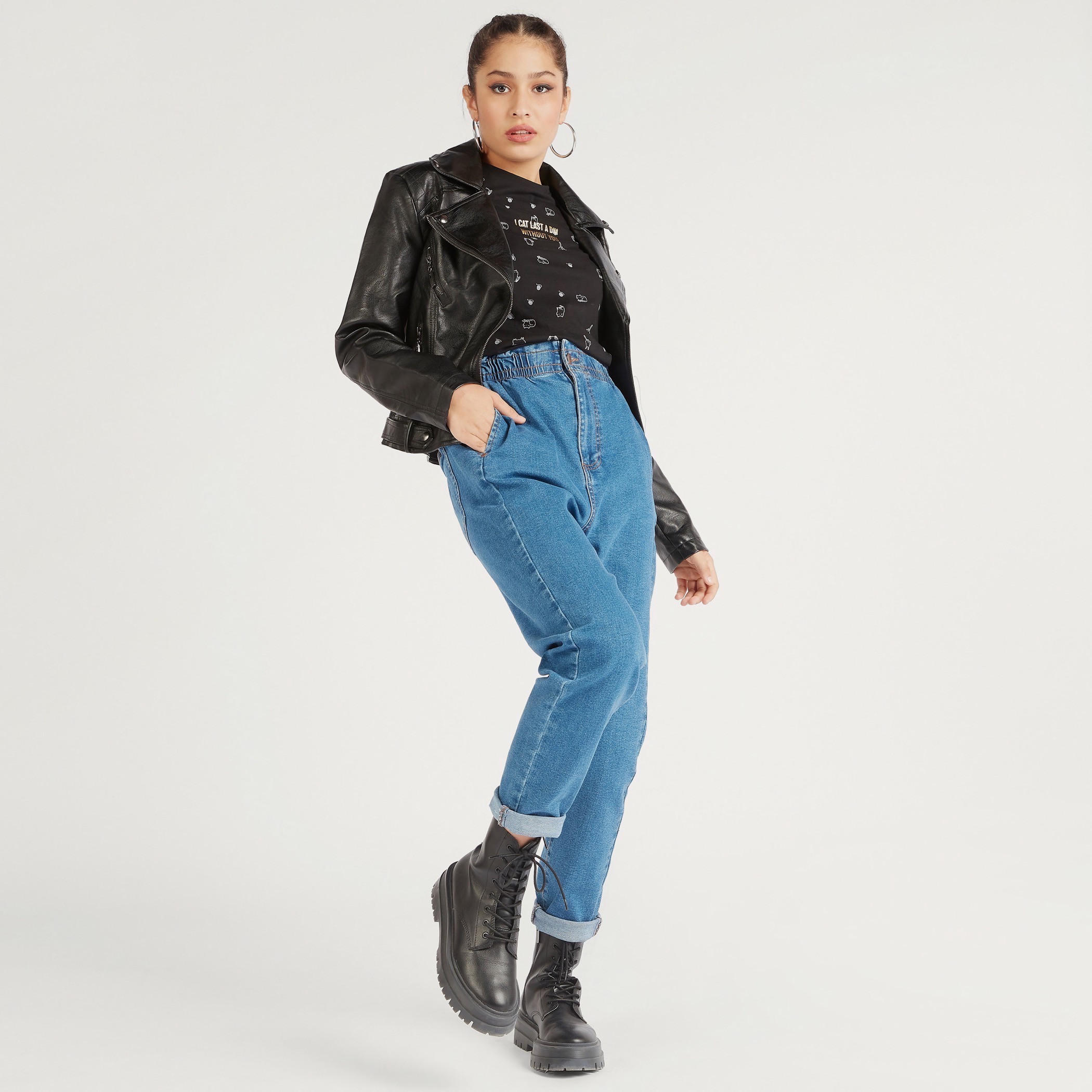 تيشيرت بياقة ضيّقة وأكمام كاب وطَبعات-women-clothing-tshirts-image-2