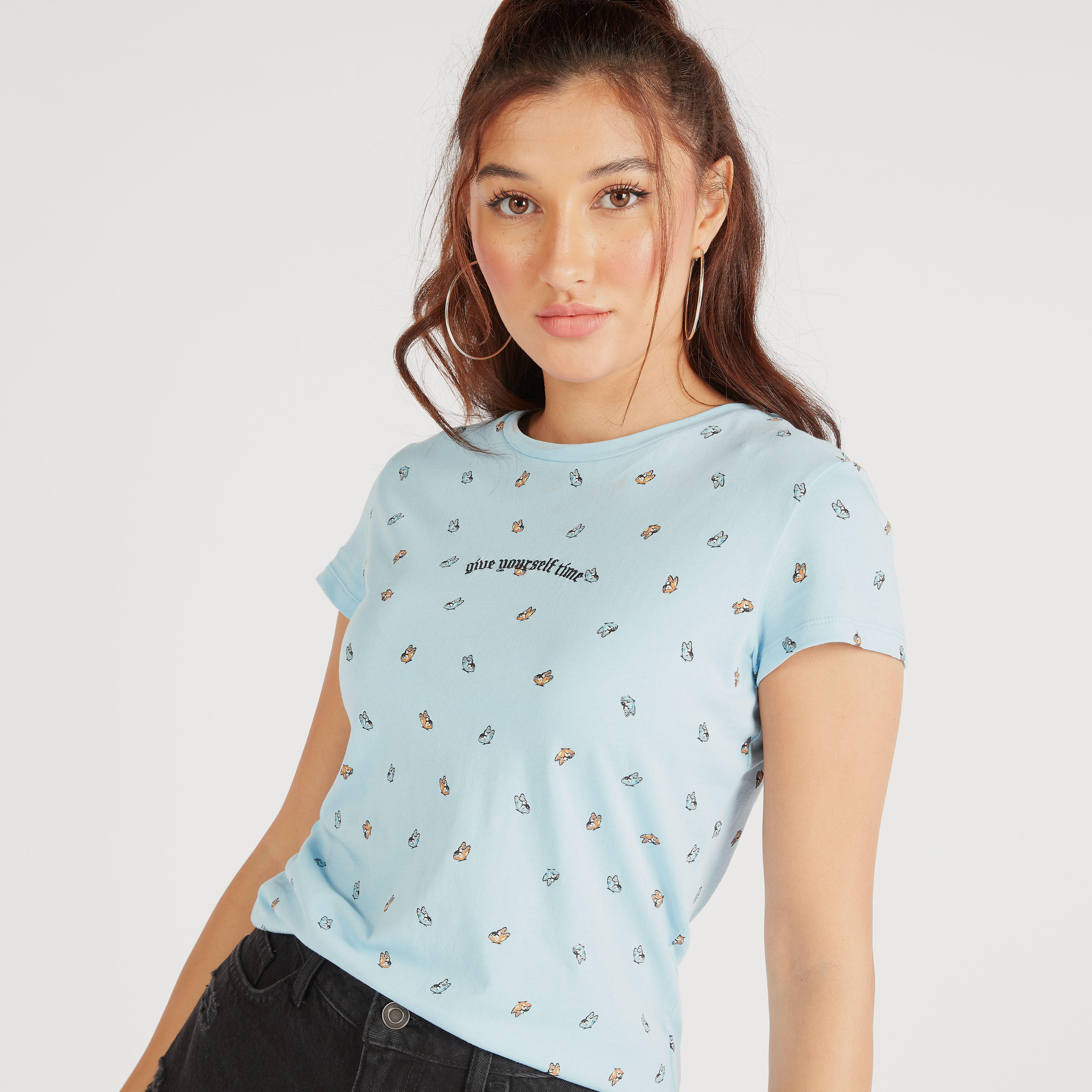 تيشيرت بياقة ضيقة وأكمام كاب وطبعات-women-clothing-tshirts-image-5