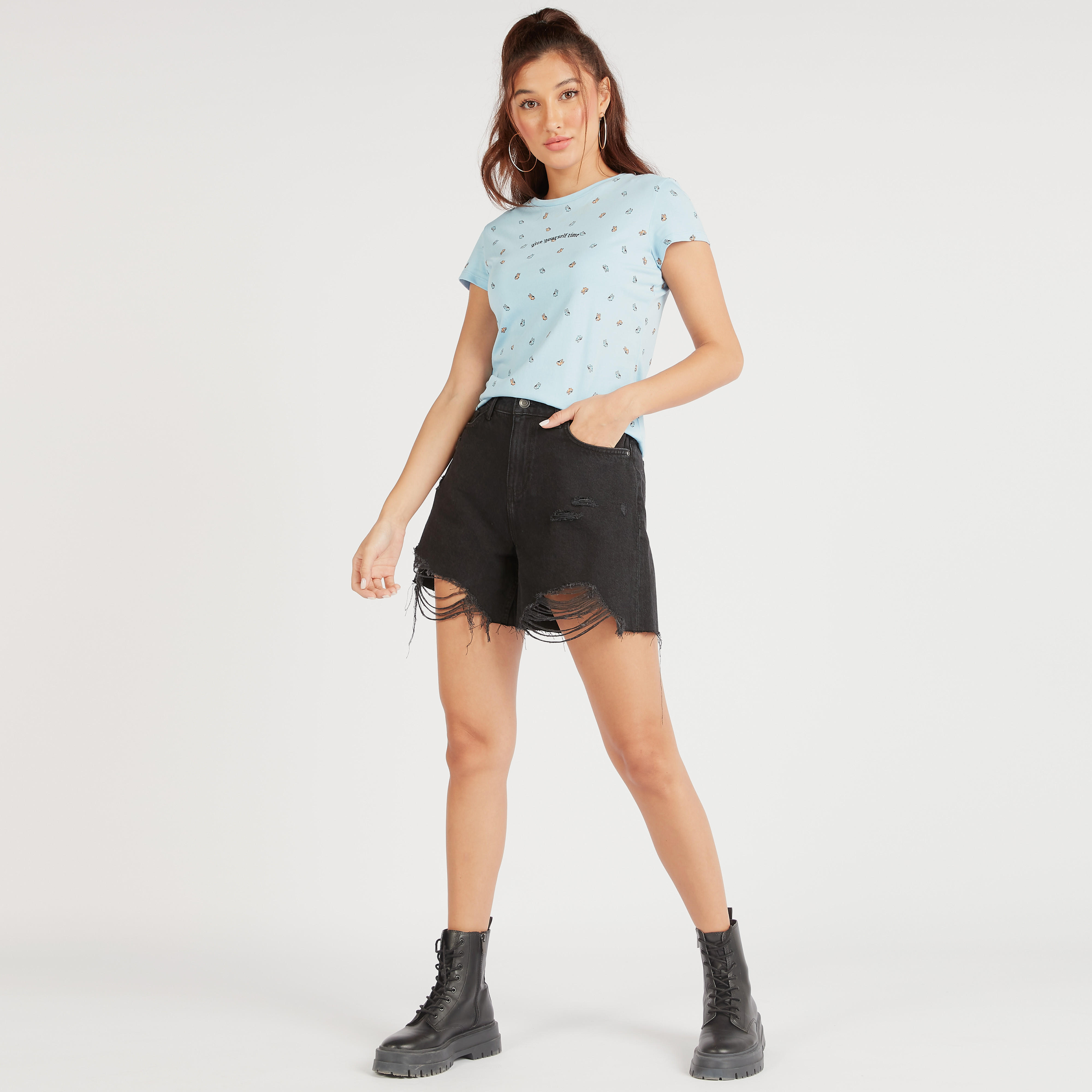 تيشيرت بياقة ضيقة وأكمام كاب وطبعات-women-clothing-tshirts-image-4