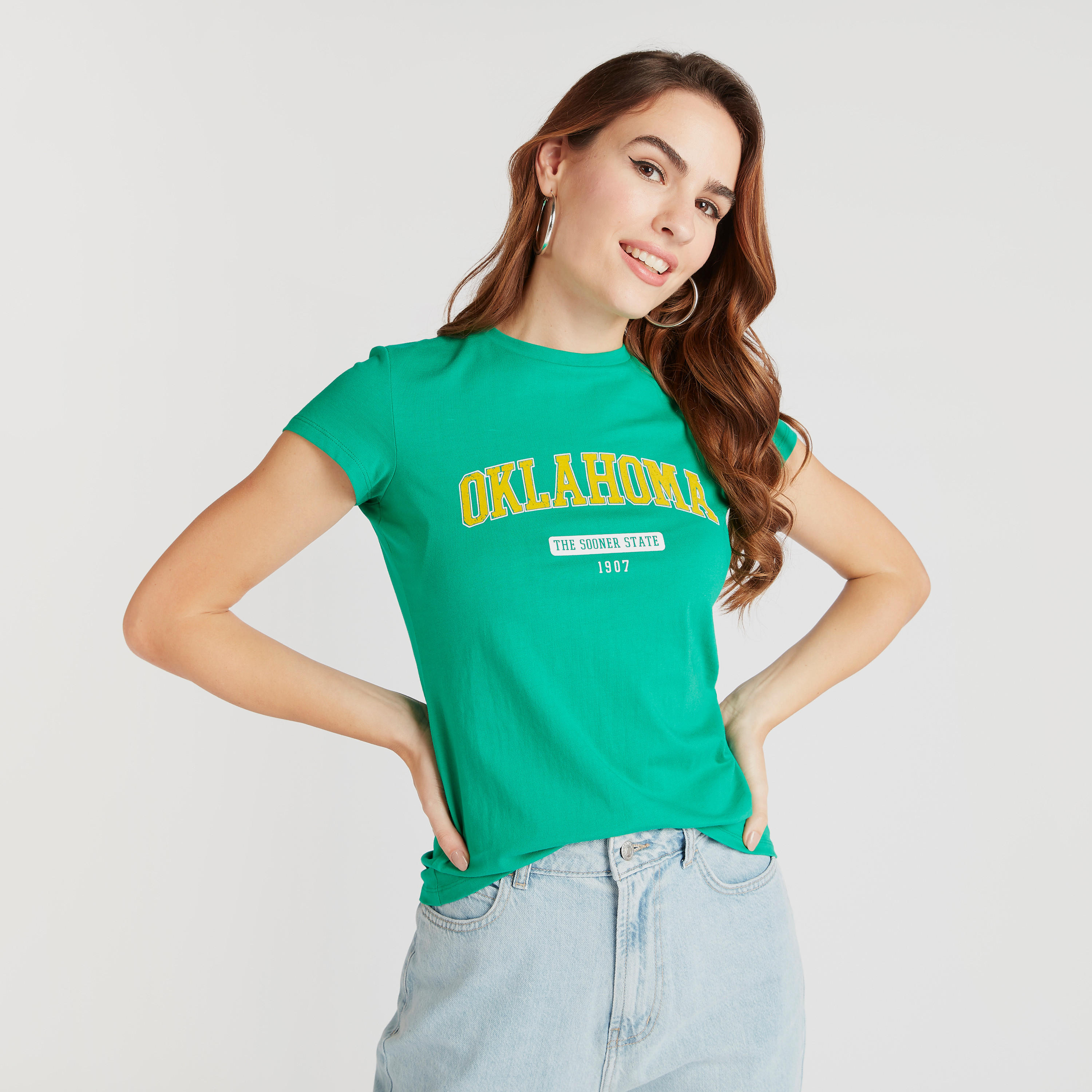 تيشيرت بياقة ضيّقة وأكمام كاب وطبعات-women-clothing-tshirts-image-1