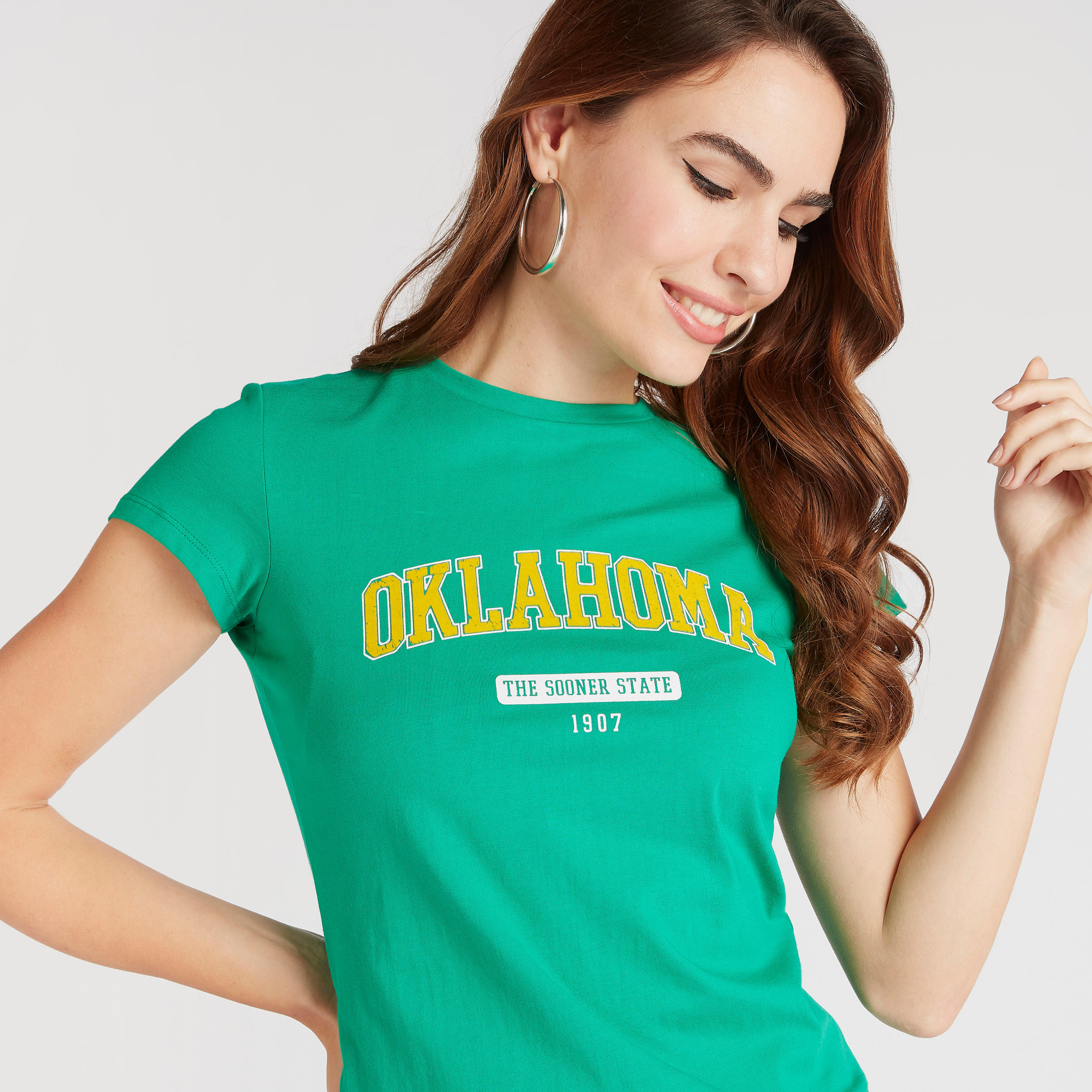 تيشيرت بياقة ضيّقة وأكمام كاب وطبعات-women-clothing-tshirts-image-3