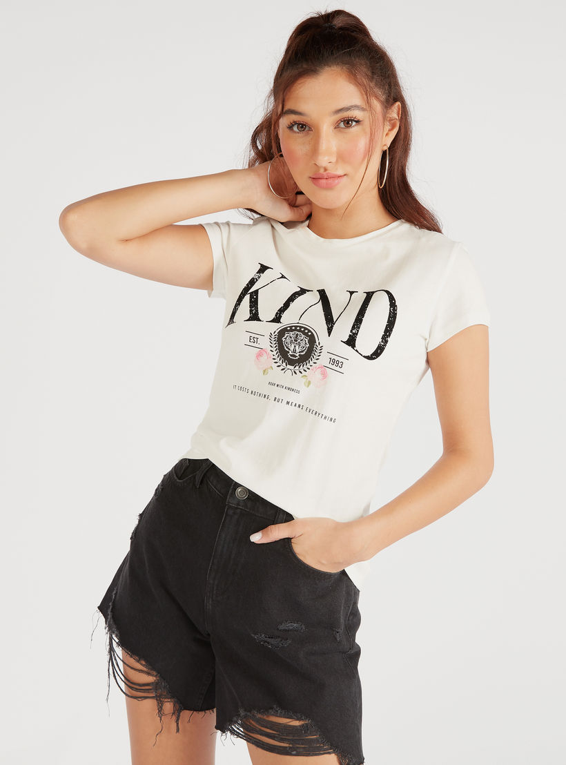 تيشيرت بياقة ضيّقة وأكمام كاب وطبعات-women-clothing-tshirts-image-4