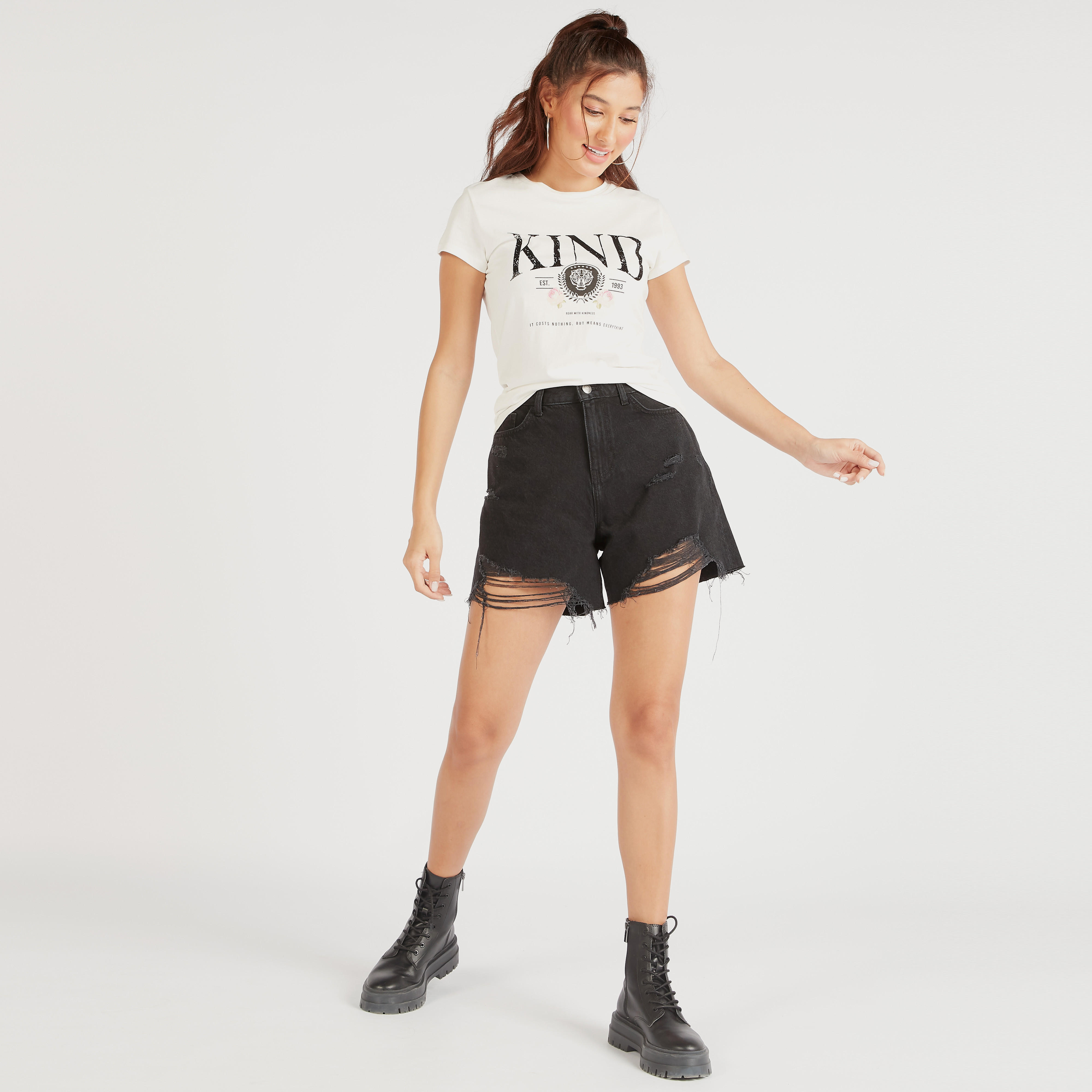 تيشيرت بياقة ضيّقة وأكمام كاب وطبعات-women-clothing-tshirts-image-3