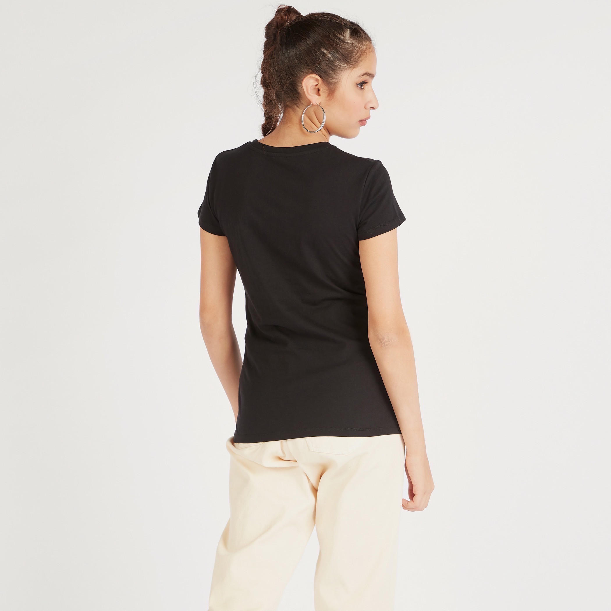 تيشيرت بياقة ضيقة وأكمام كاب وطبعات جرافيك-women-clothing-tshirts-image-4