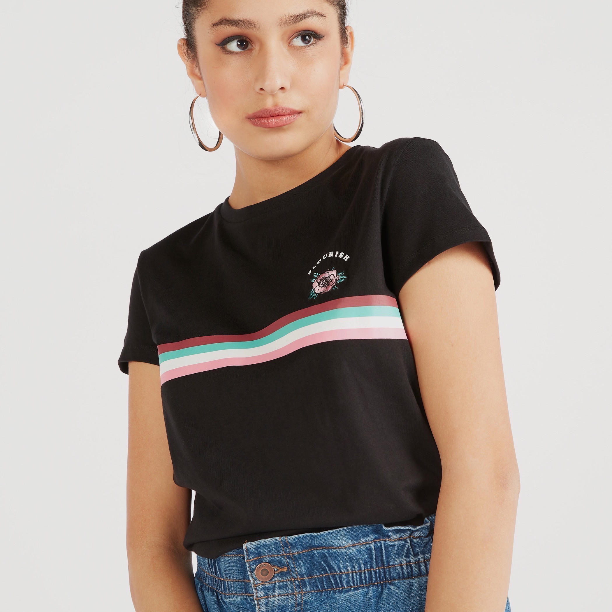 تيشيرت بياقة ضيّقة وأكمام كاب وطَبعات-women-clothing-tshirts-image-3
