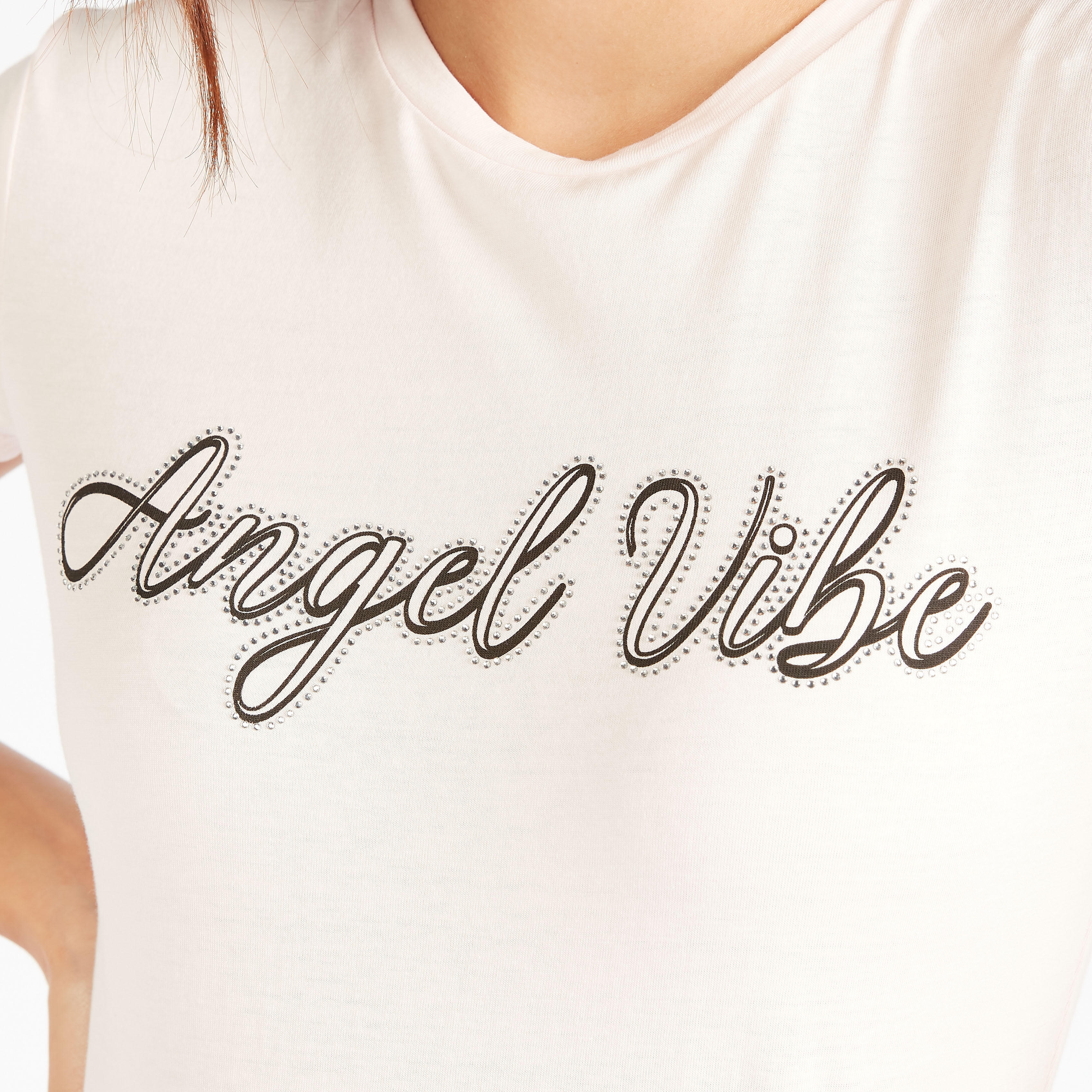 تيشيرت بياقة ضيّقة وأكمام كاب وطبعات-women-clothing-tshirts-image-4