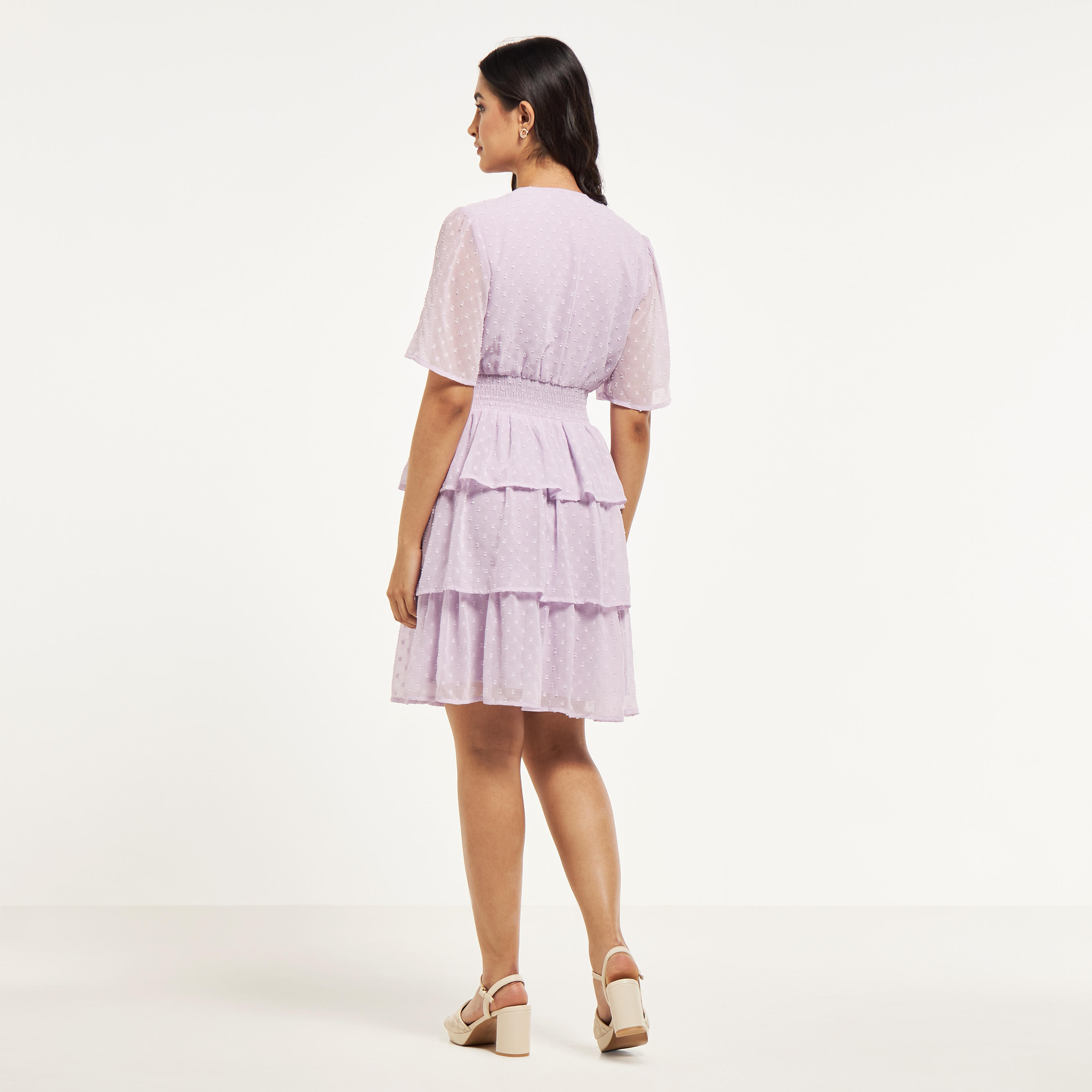 فستان قصير متعدد الطبقات بخصر كشكش وأكمام واسعة-women-clothing-dresses-image-3