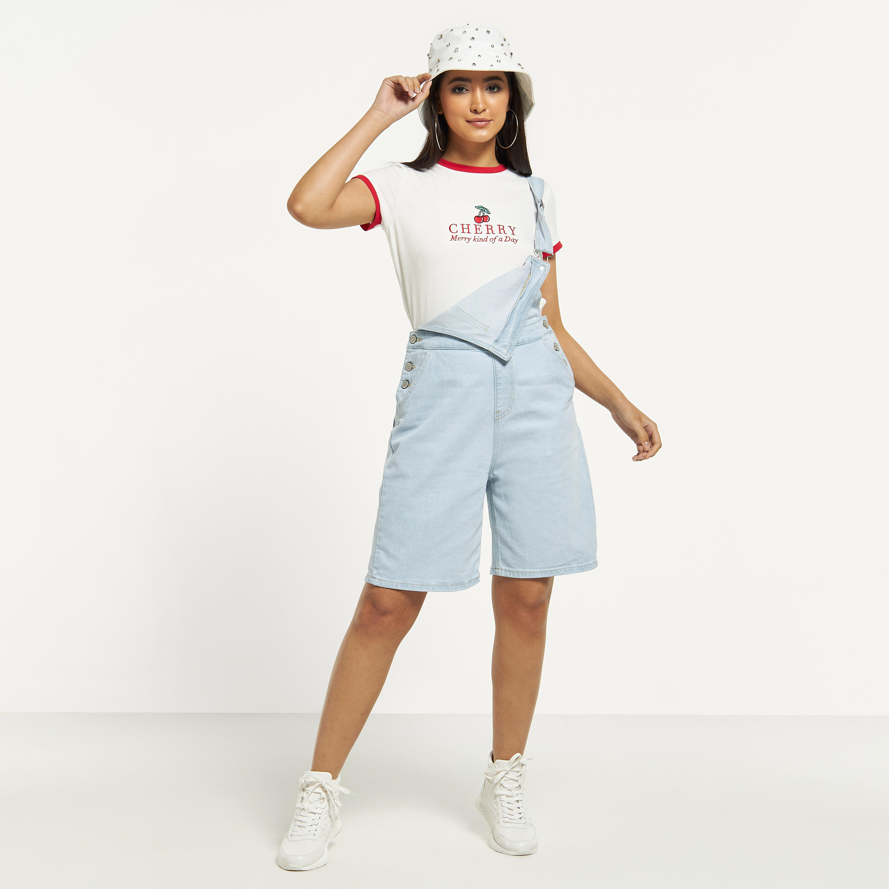 تيشيرت بأكمام قصيرة وياقة ضيقة وطبعات كرز-women-clothing-tshirts-image-2