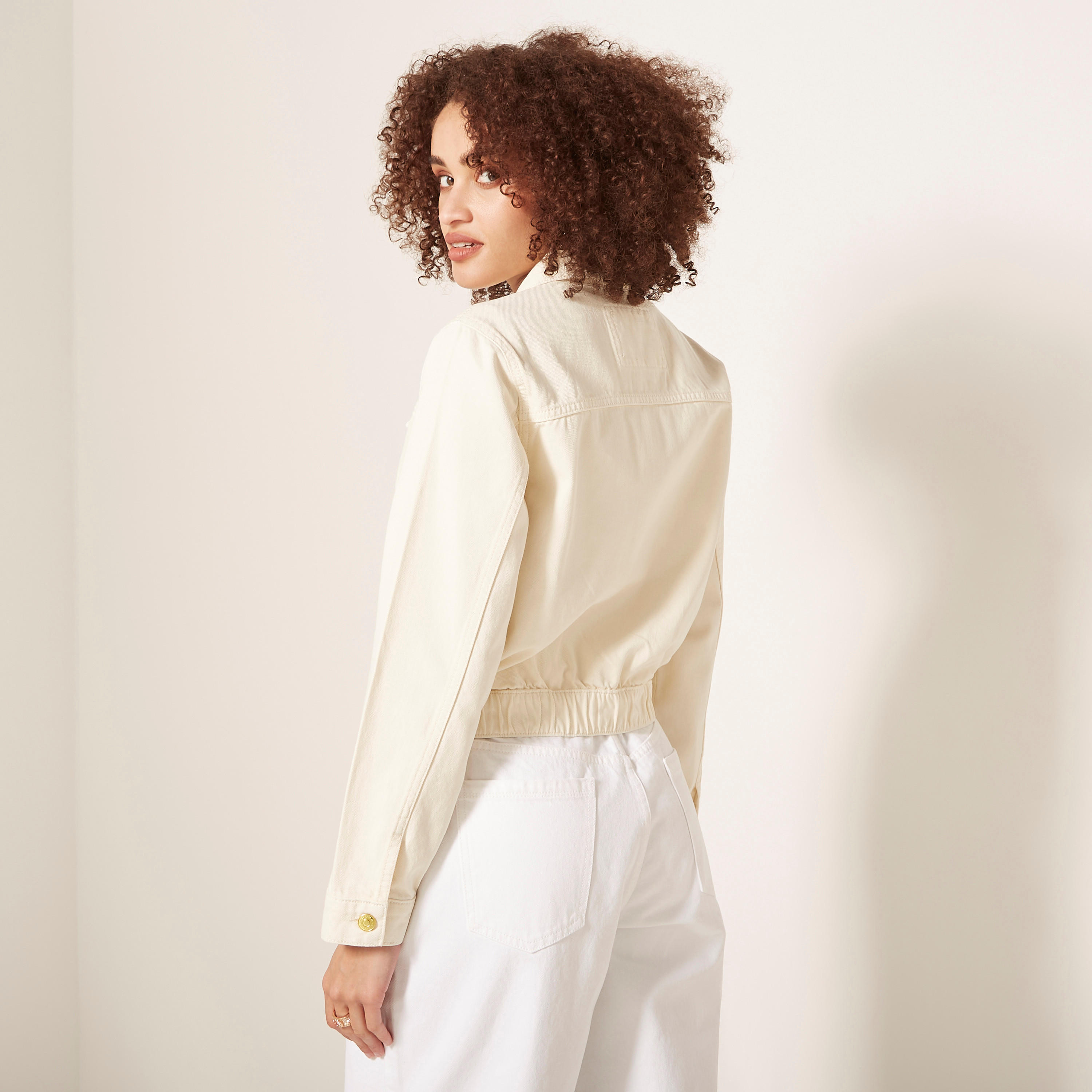 جاكيت تراكر دنيم سادة بجيوب من لي كوبر-women-winterwear-coatsandjackets-jackets-image-2