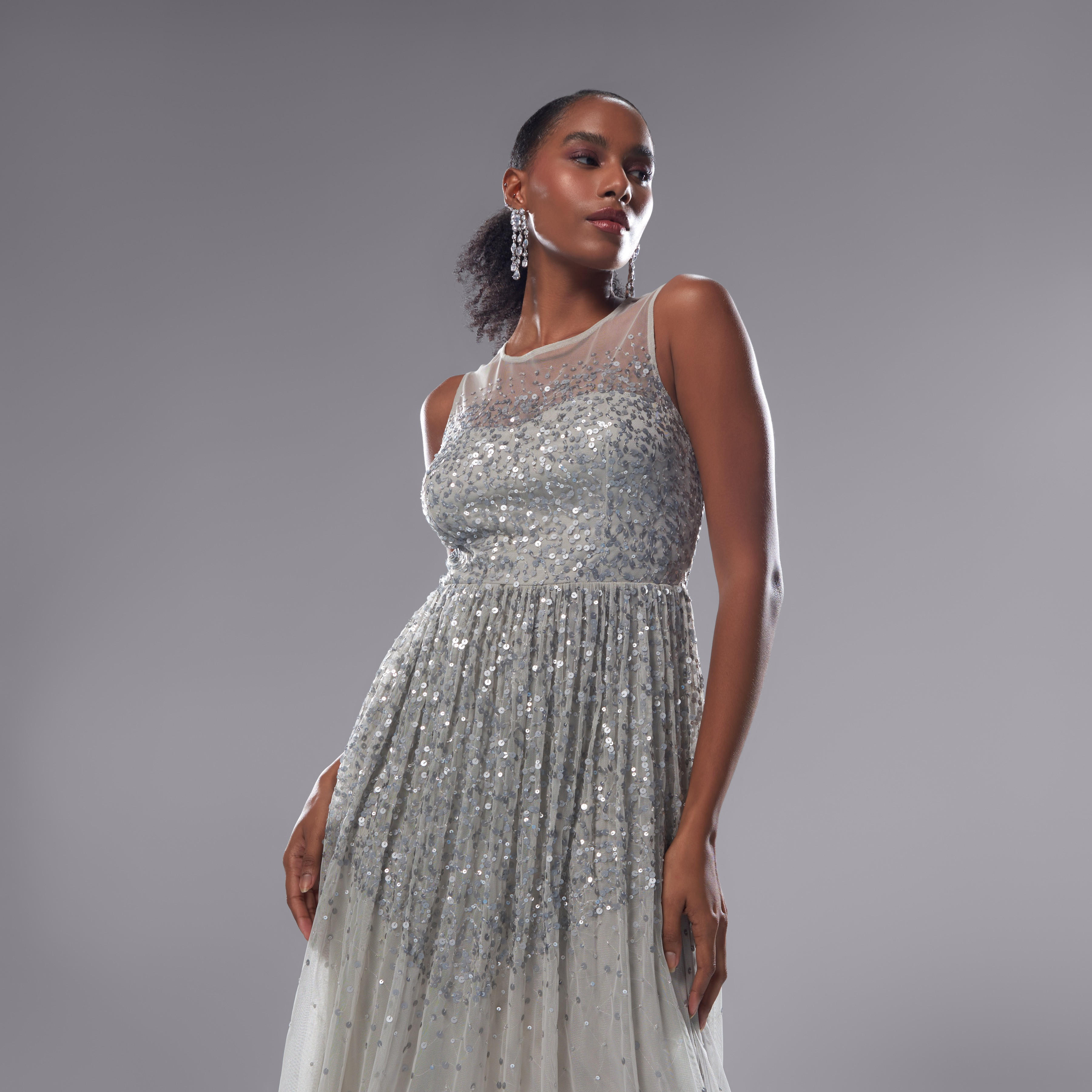 فستان طويل مزيّن دون أكمام بياقة مستديرة-women-clothing-dresses-image-2
