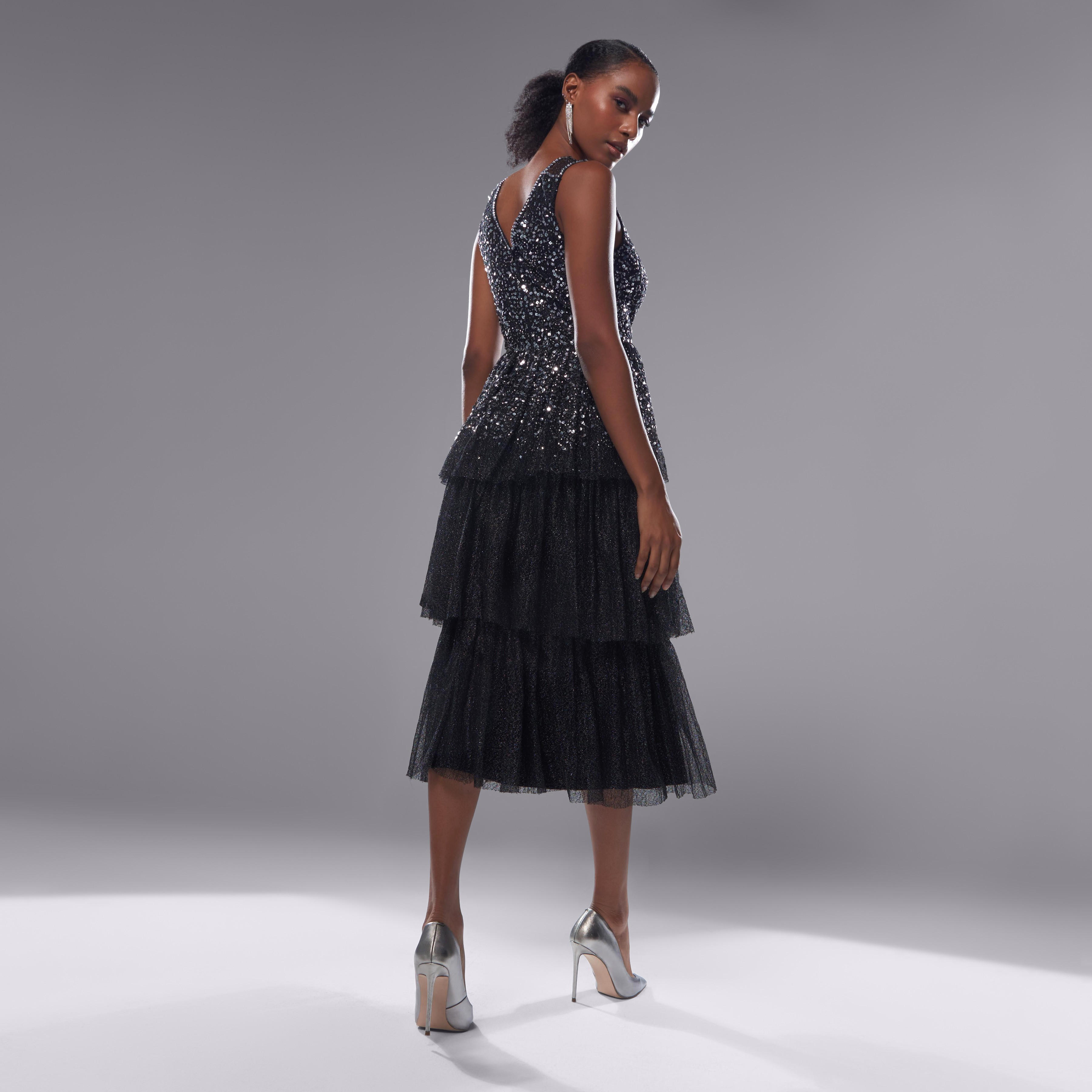 فستان مزيّن دون أكمام بياقة V-women-clothing-dresses-image-3