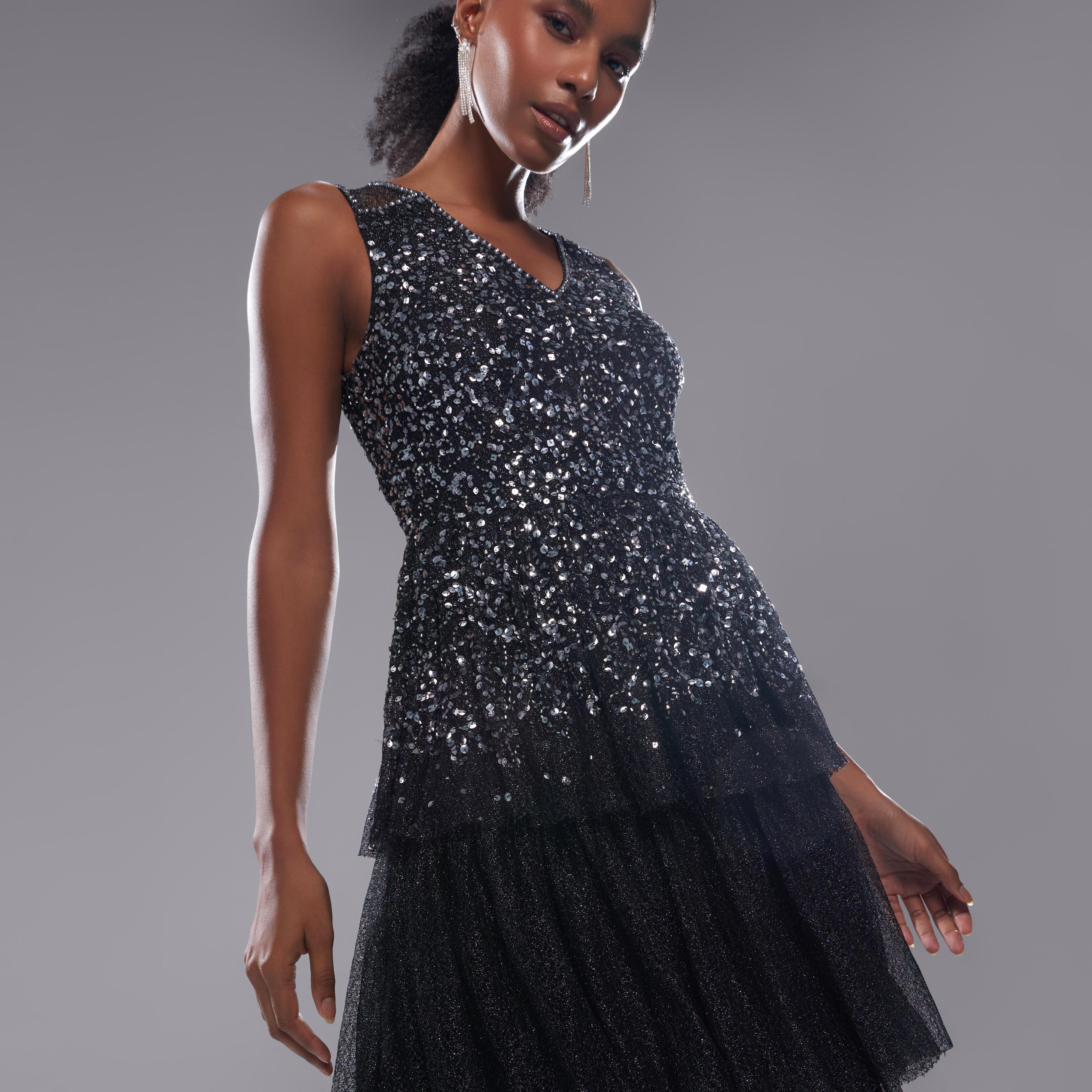 فستان مزيّن دون أكمام بياقة V-women-clothing-dresses-image-4