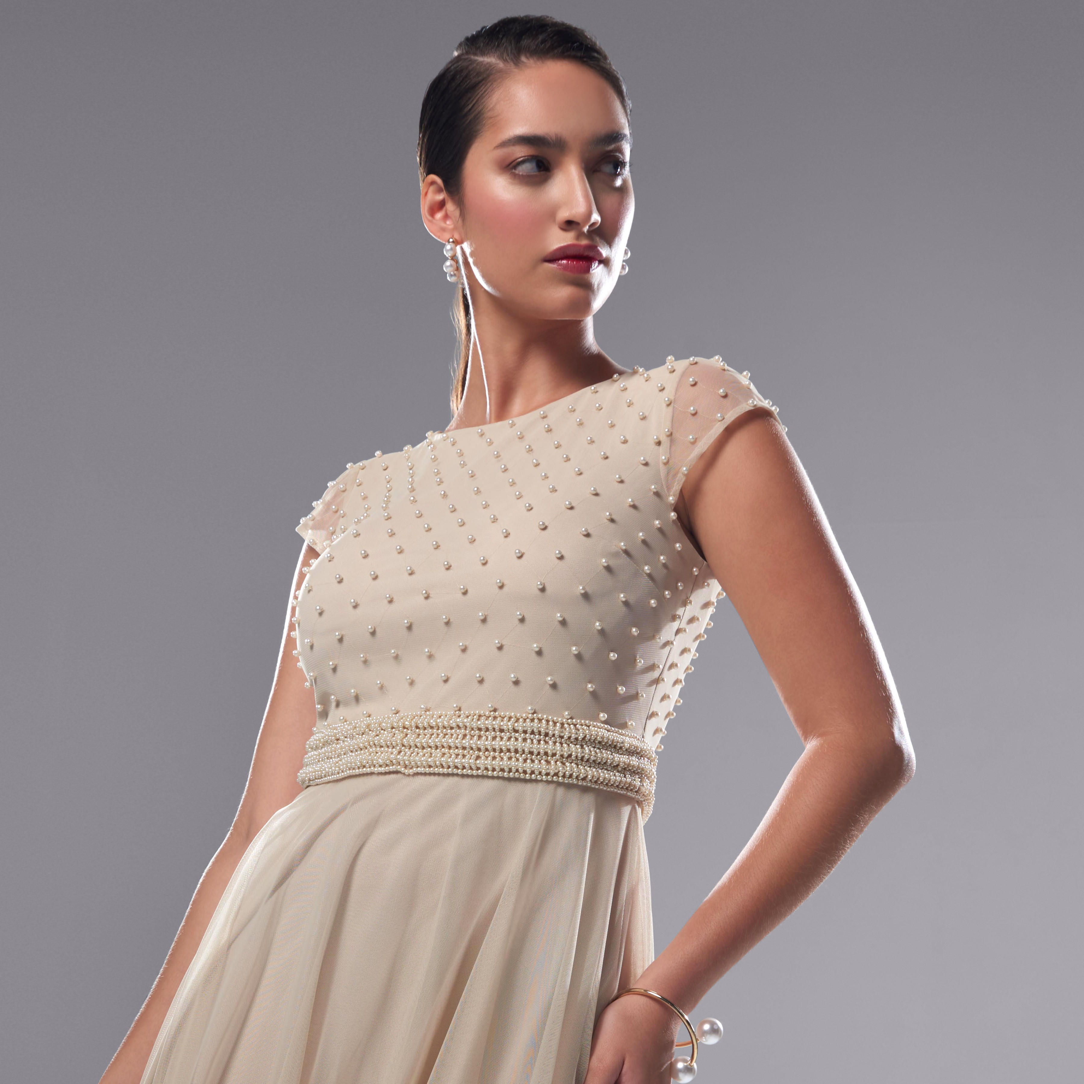 فستان مزيّن باللؤلؤ بياقة مستديرة وأكمام كاب-women-clothing-dresses-image-4