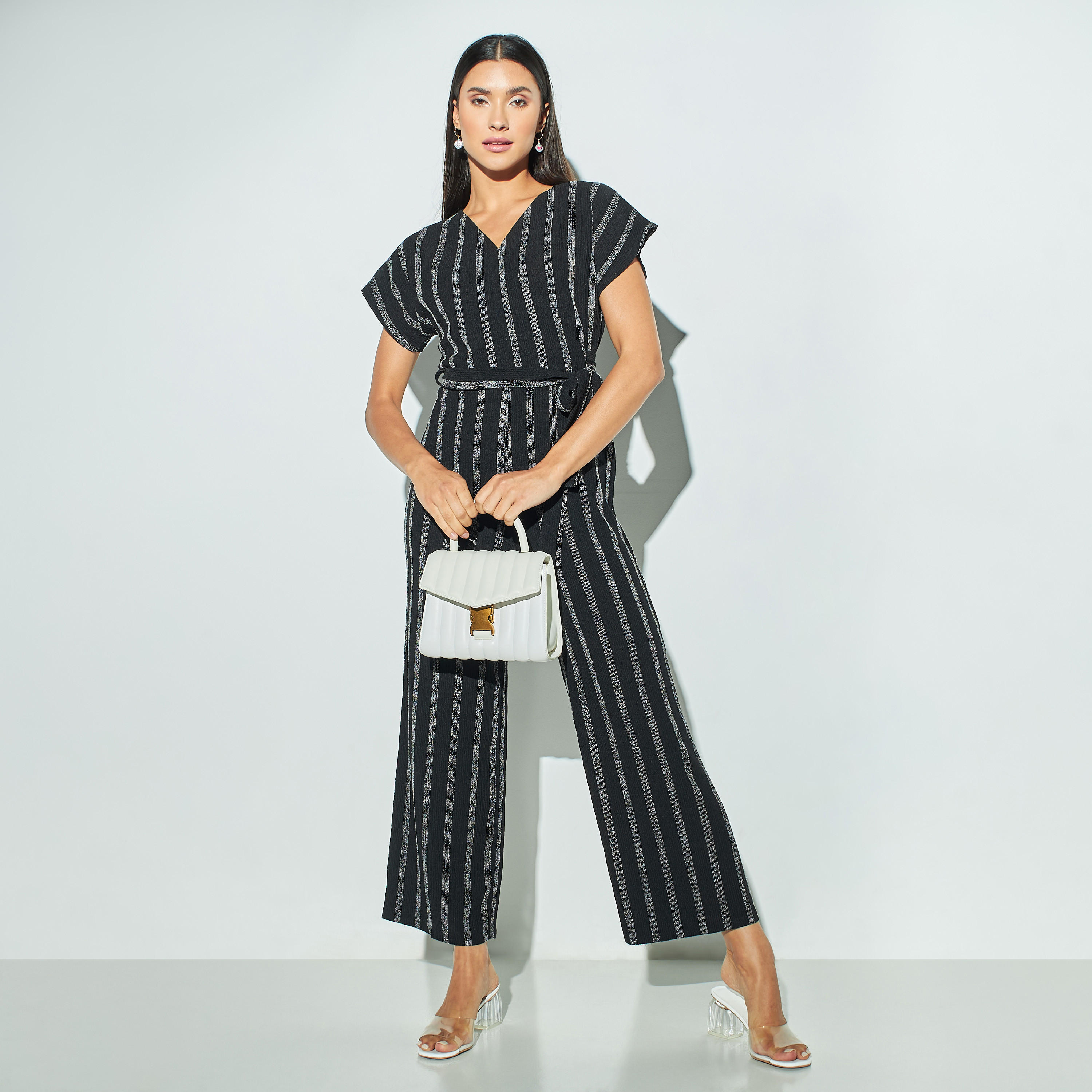 أفرول ملفوف مقلّم بأكمام متصلة وأربطة-women-clothing-jumpsuits-image-1