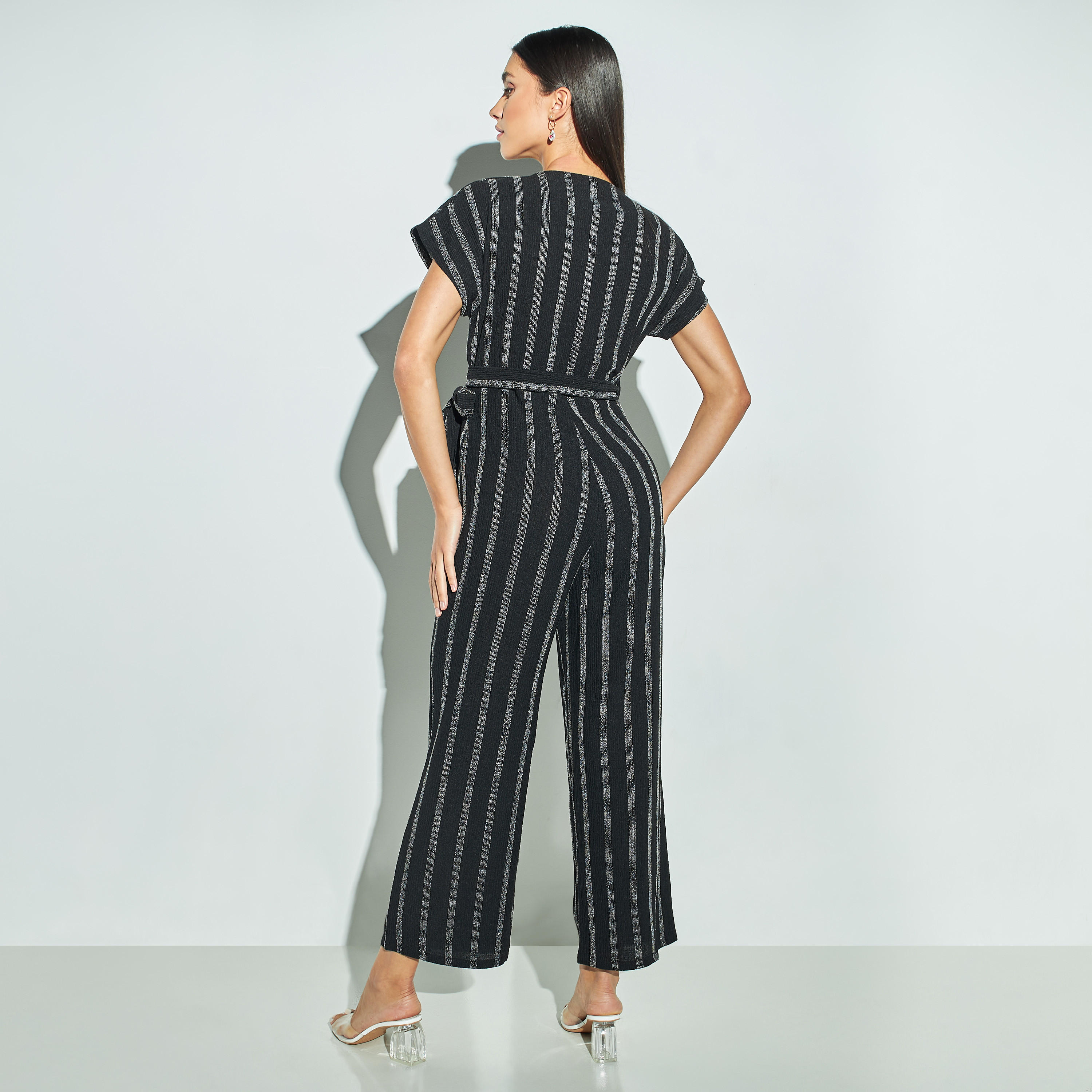 أفرول ملفوف مقلّم بأكمام متصلة وأربطة-women-clothing-jumpsuits-image-4