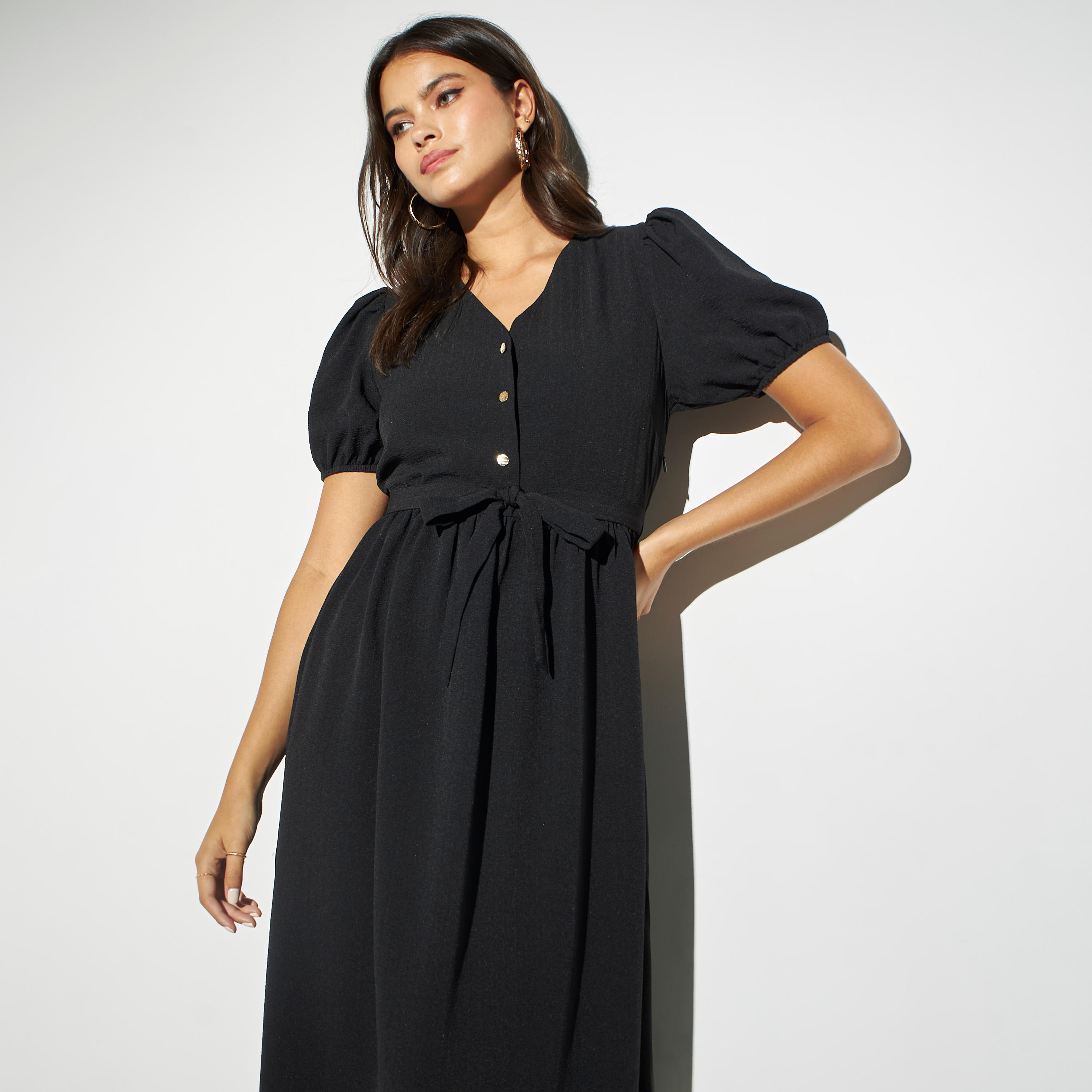 فستان سادة بياقة V وأكمام منفوخة وحزام رباط-women-clothing-dresses-image-2