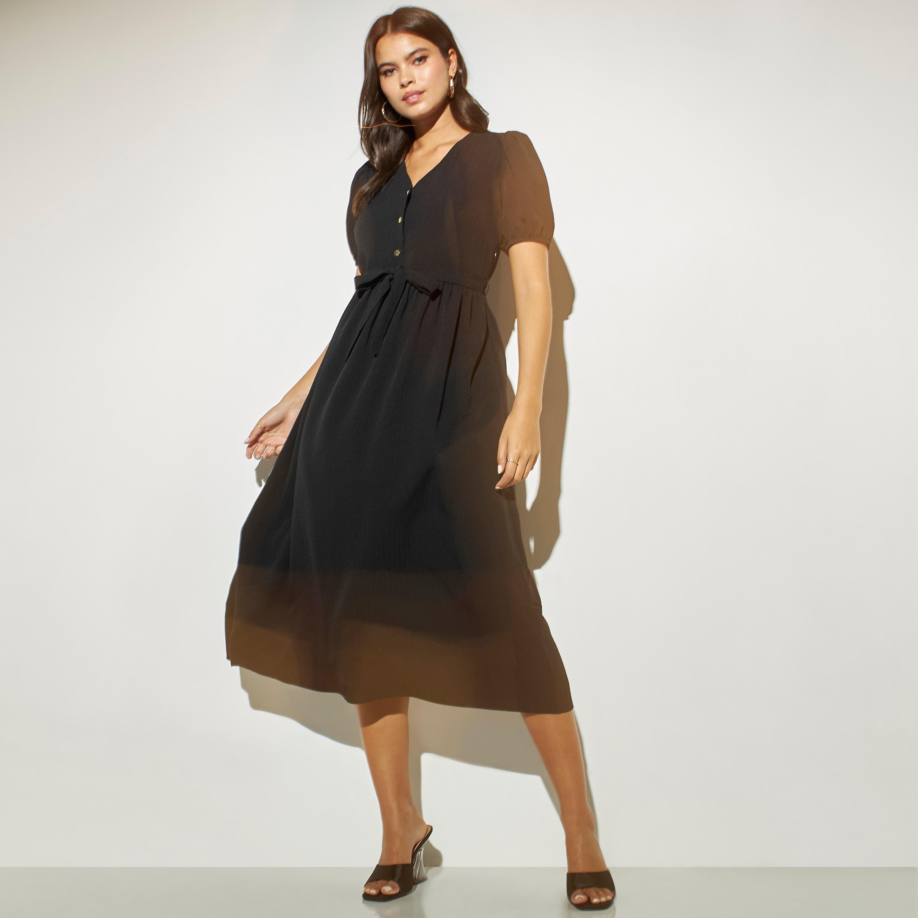 فستان سادة بياقة V وأكمام منفوخة وحزام رباط-women-clothing-dresses-image-5