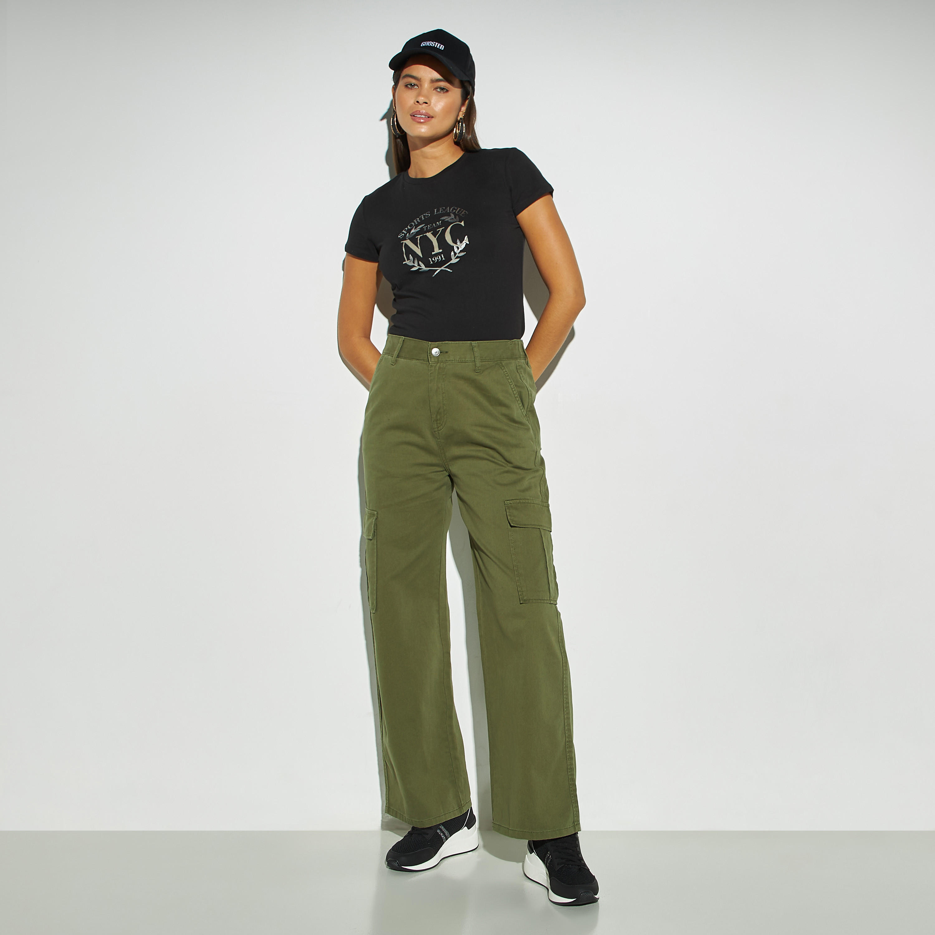 تيشيرت بياقة ضيّقة وأكمام كاب وطبعات-women-clothing-tshirts-image-3