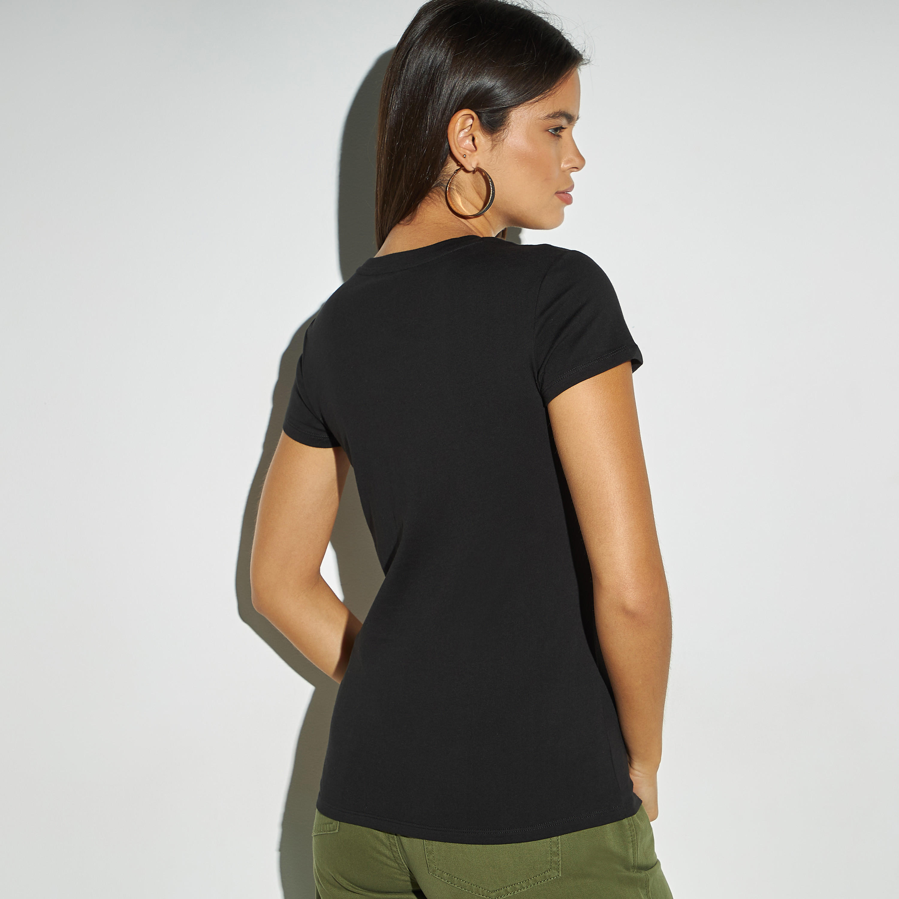 تيشيرت بياقة ضيّقة وأكمام كاب وطبعات-women-clothing-tshirts-image-2