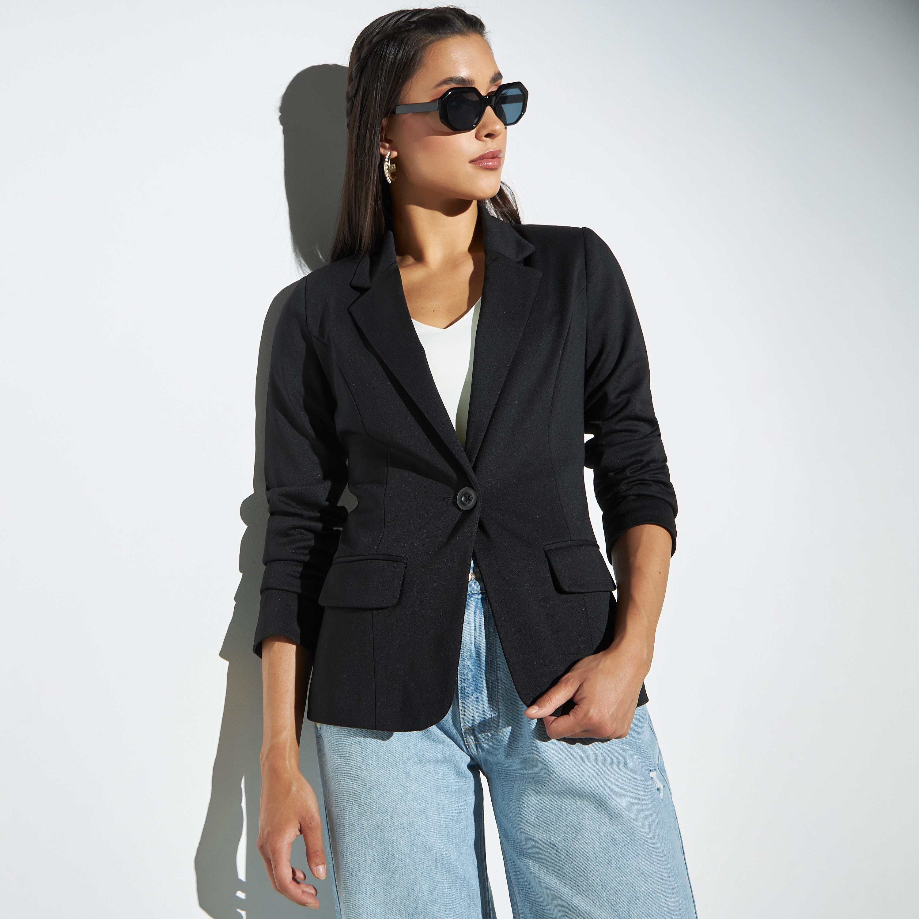 جاكيت بليزر سادة بياقة طويلة مطوية وجيوب-women-clothing-coatsandjackets-blazers-image-4