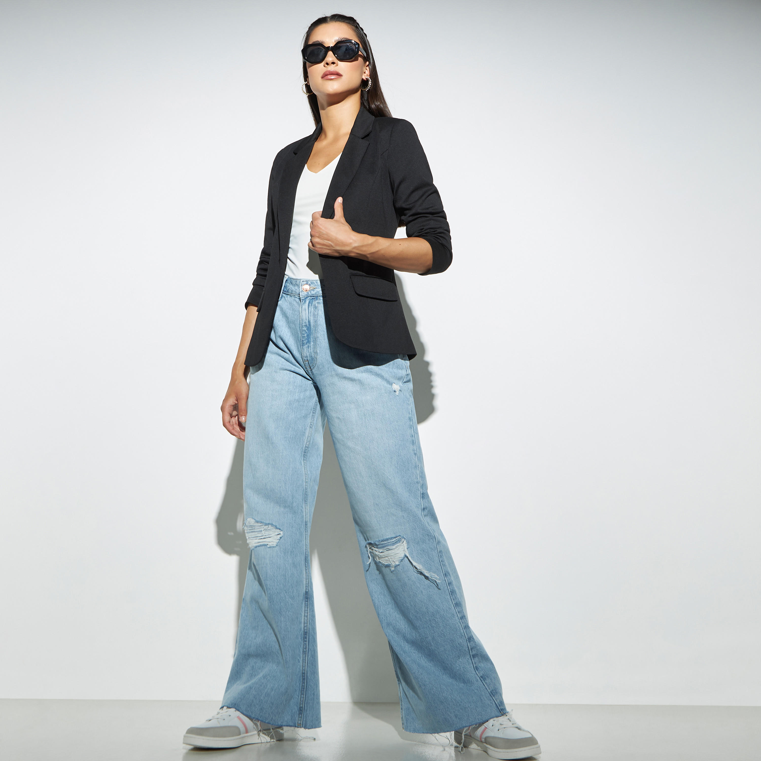 جاكيت بليزر سادة بياقة طويلة مطوية وجيوب-women-clothing-coatsandjackets-blazers-image-3