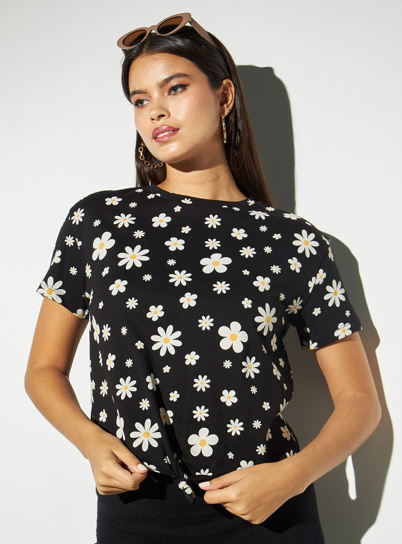 تيشيرت بأكمام قصيرة وياقة ضيقة وطبعات وأربطة-women-clothing-tshirts-image-1