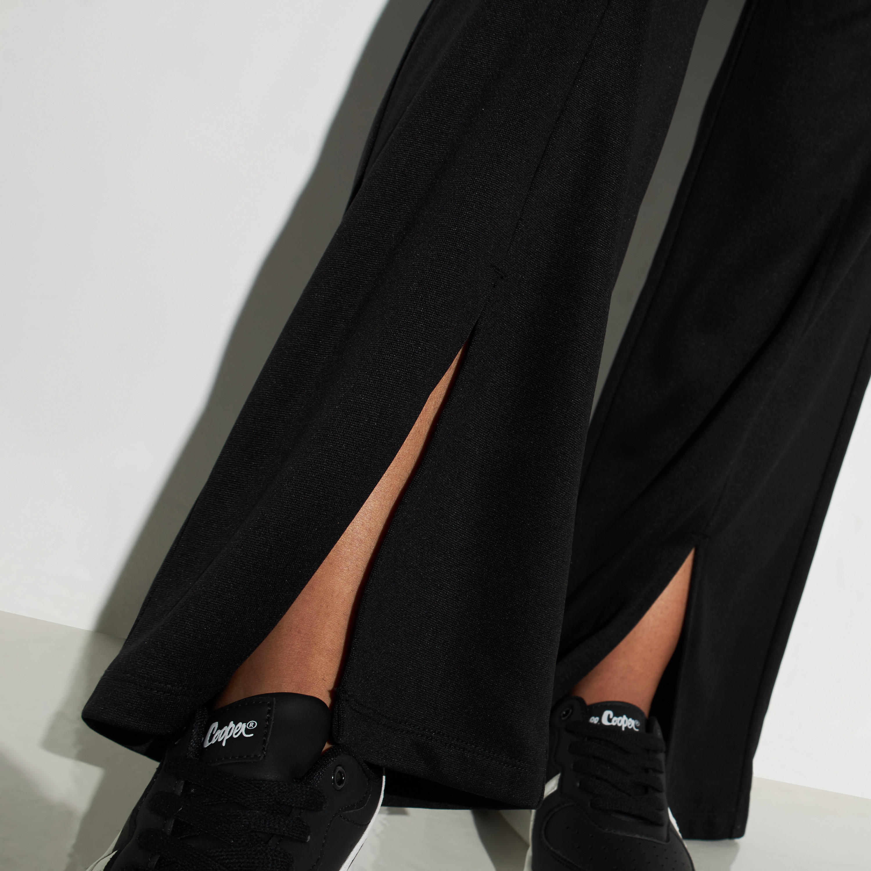 بنطلون رياضي سادة بفتحة أمامية وجيوب ورباط إغلاق-women-clothing-bottoms-joggers-image-3