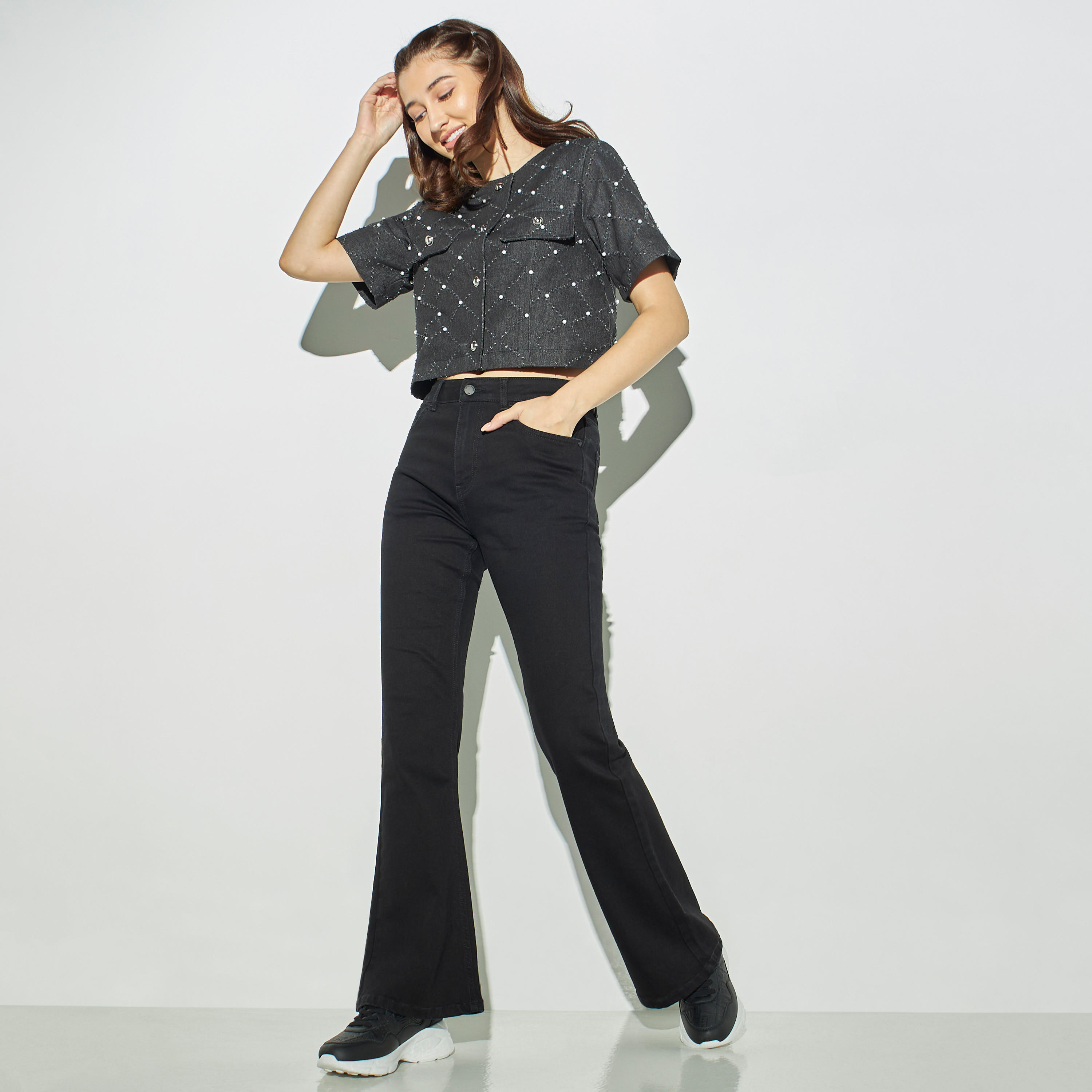 بنطلون جينز سادة واسع الساقين بجيوب-women-clothing-bottoms-jeans-image-3