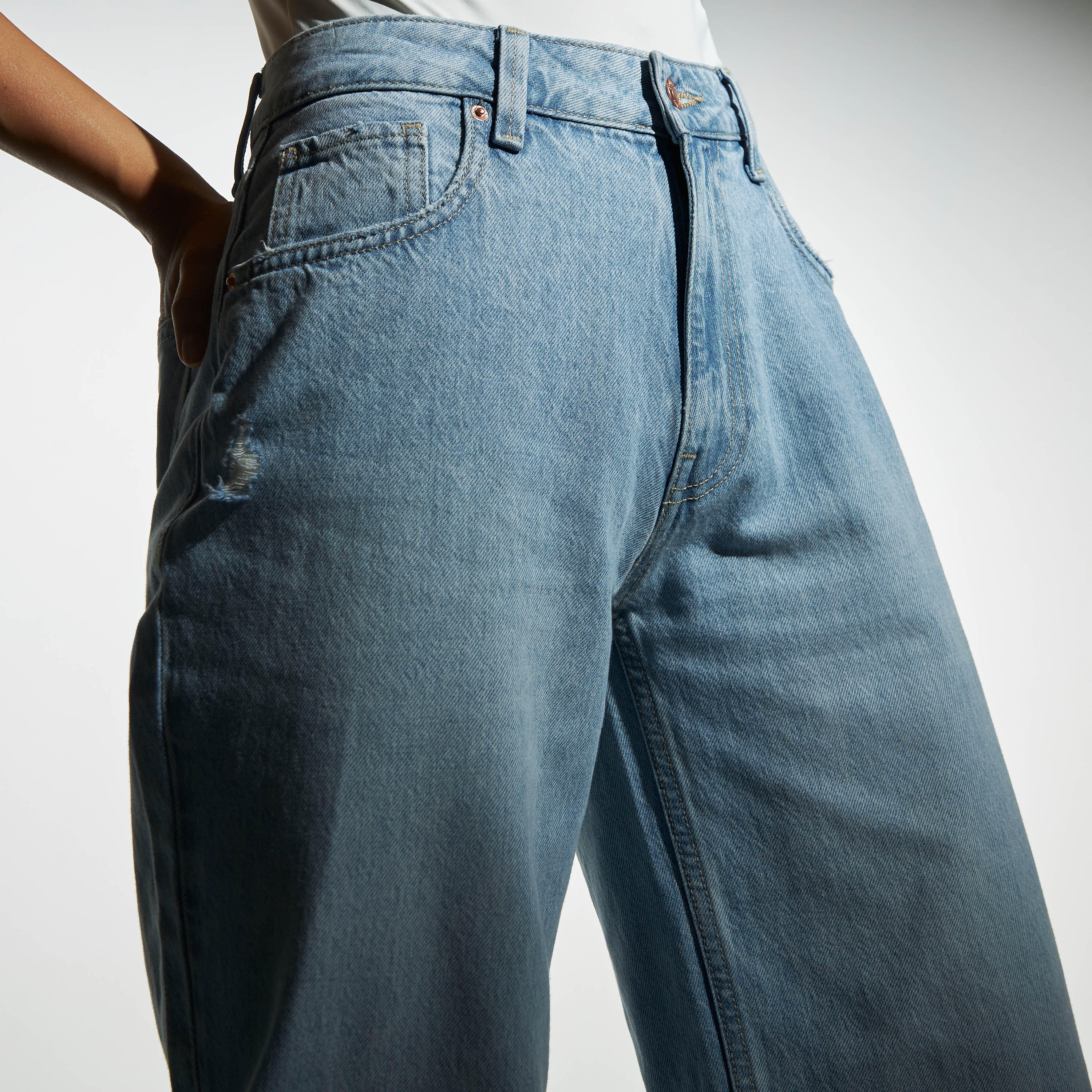 بنطلون جينز واسع الساقين بتفاصيل مضلعة وجيوب-women-clothing-bottoms-jeans-image-4