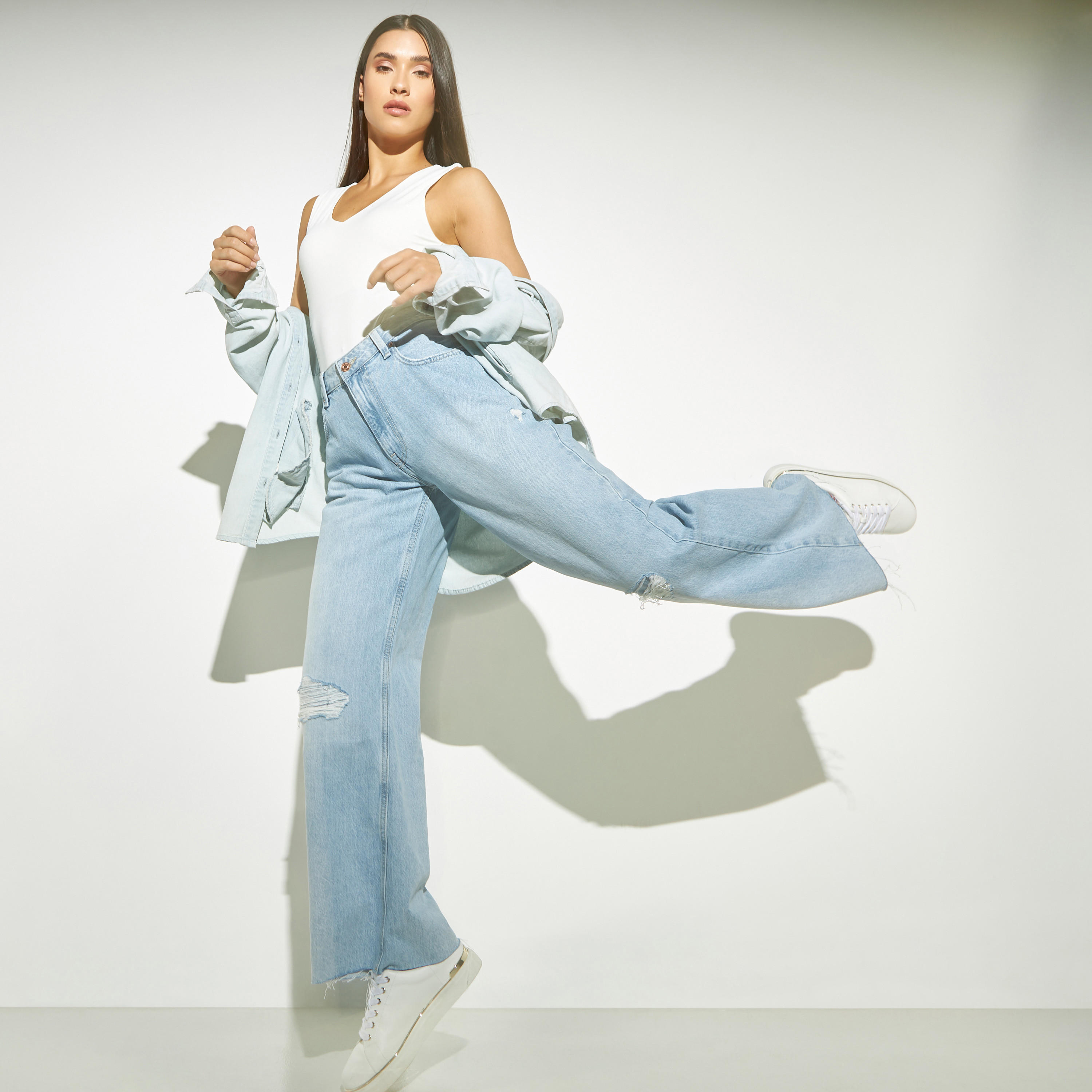 بنطلون جينز واسع الساقين بتفاصيل مضلعة وجيوب-women-clothing-bottoms-jeans-image-5