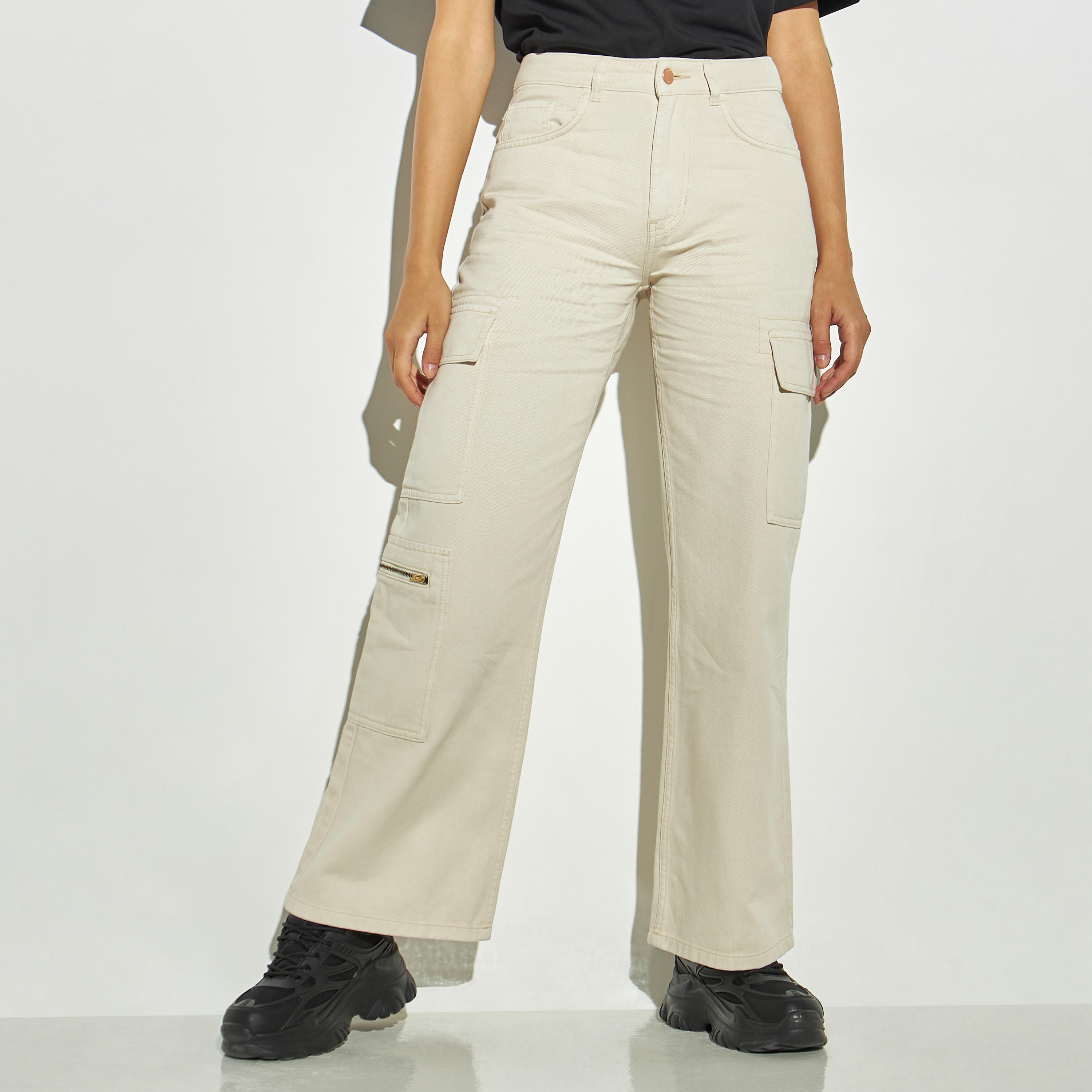 Solid Relaxed Fit Cargo Jeans with Button Closure-women-clothing-bottoms-jeans-image-1