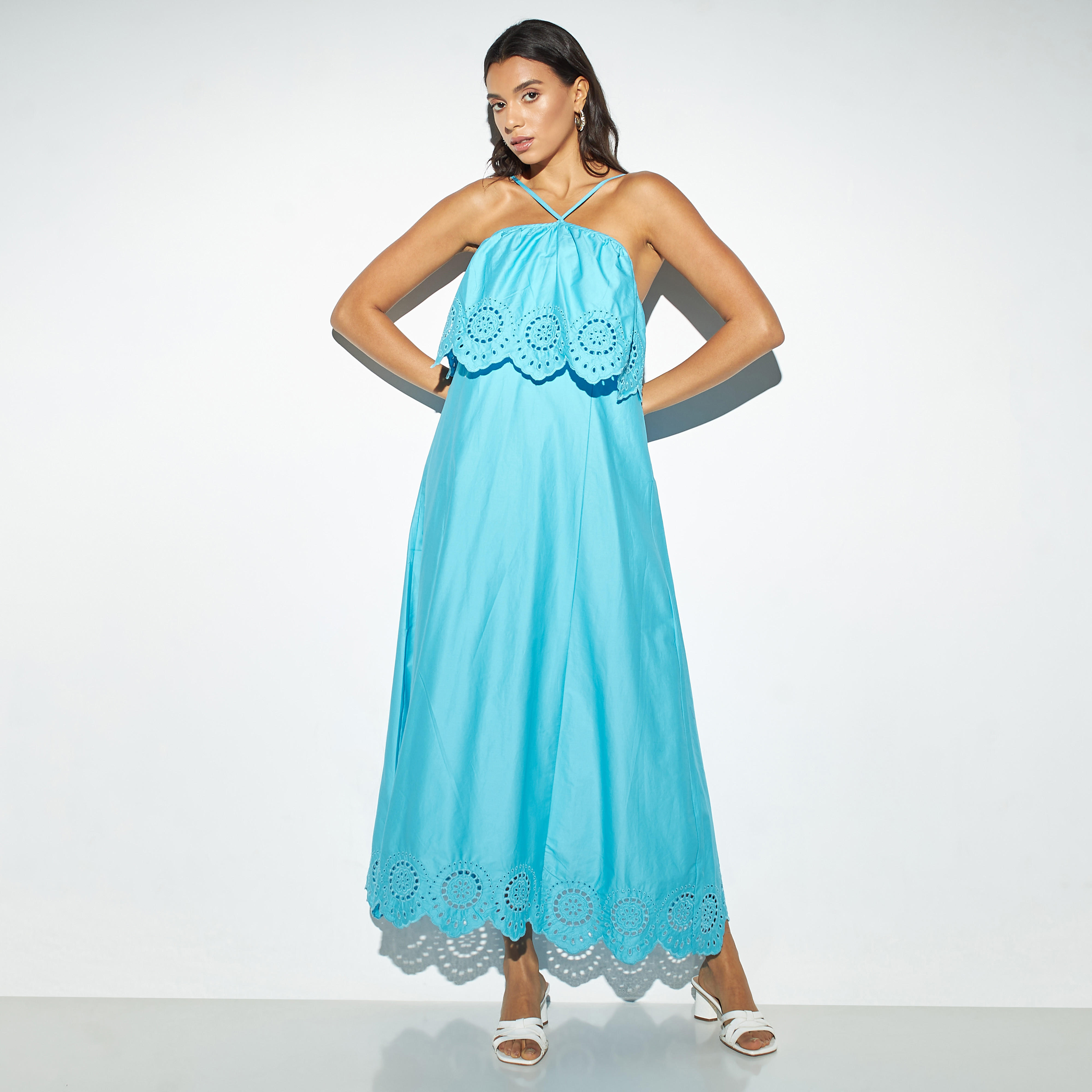 فستان ماكسي بياقة هالتر وتصاميم مفرغة-women-clothing-dresses-image-1