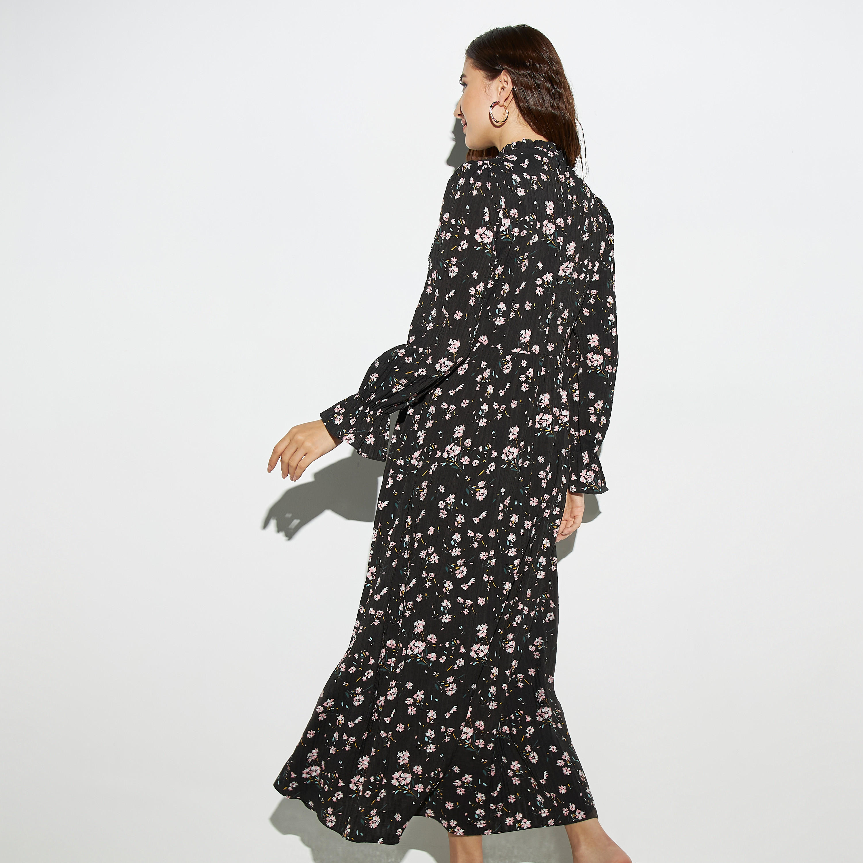 فستان بياقة كشكش ودانتيل وطبعات أزهار-women-clothing-dresses-image-3